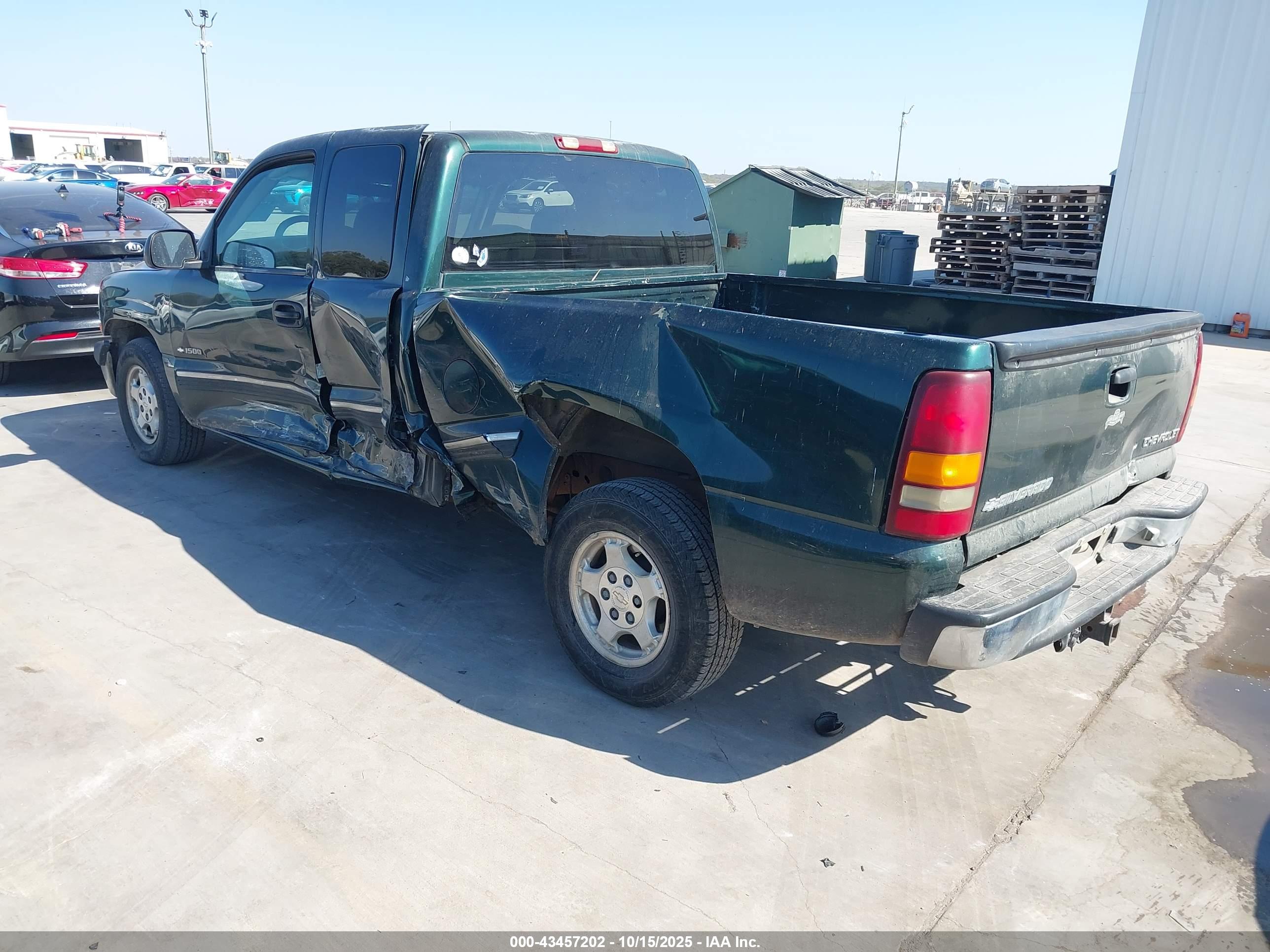 CHEVROLET SILVERADO image 3