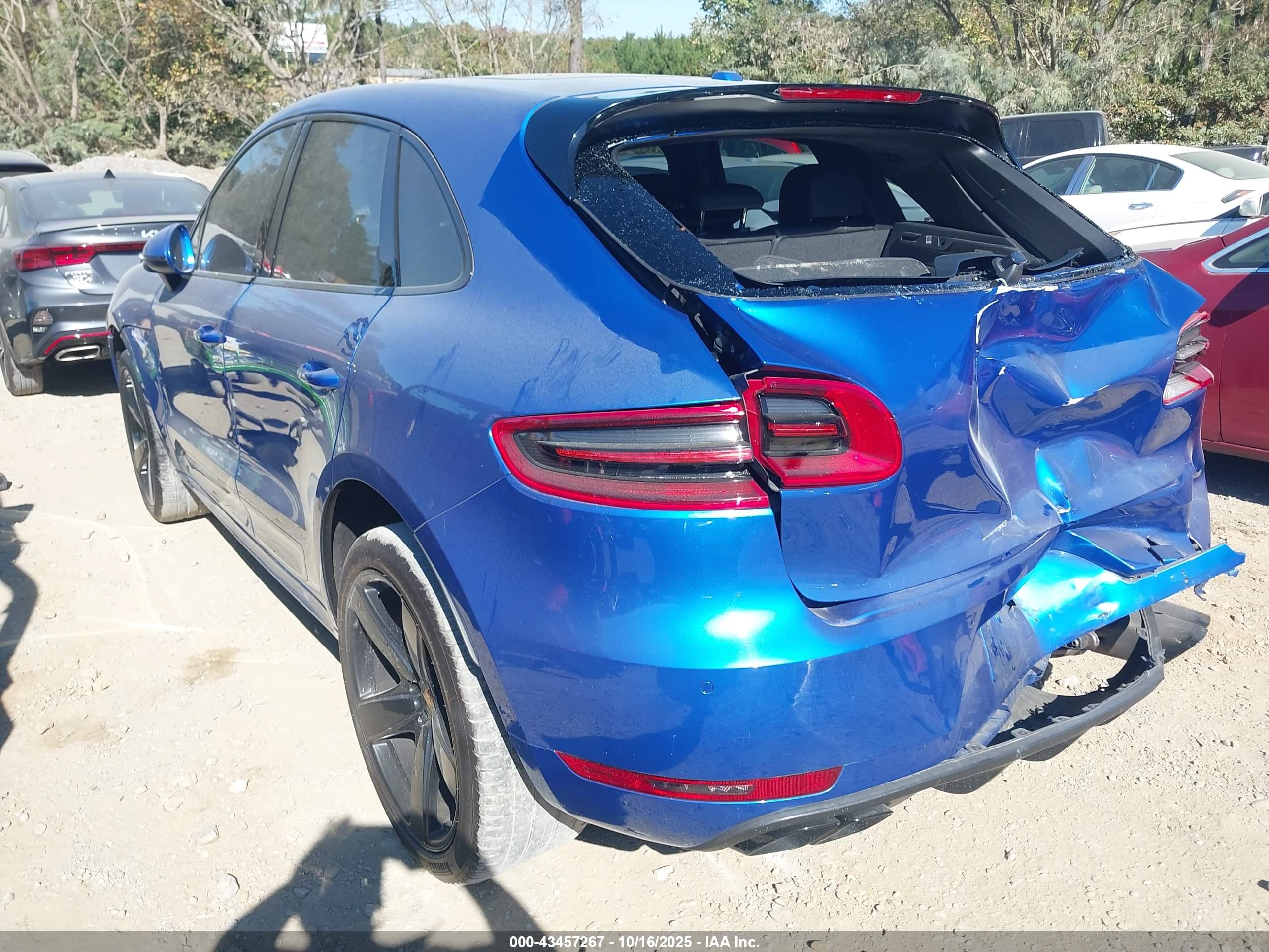 PORSCHE MACAN image 3