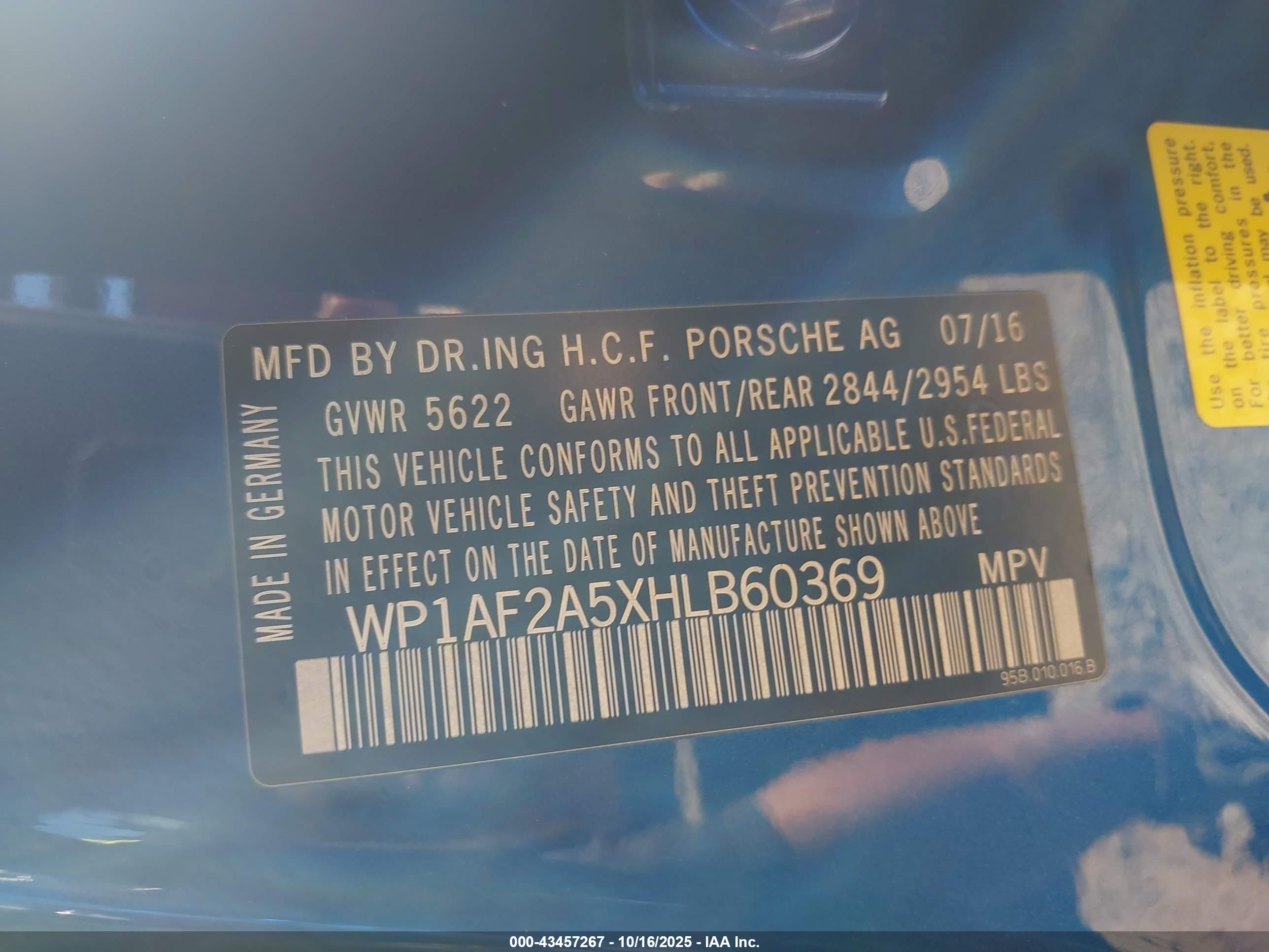 PORSCHE MACAN image 9