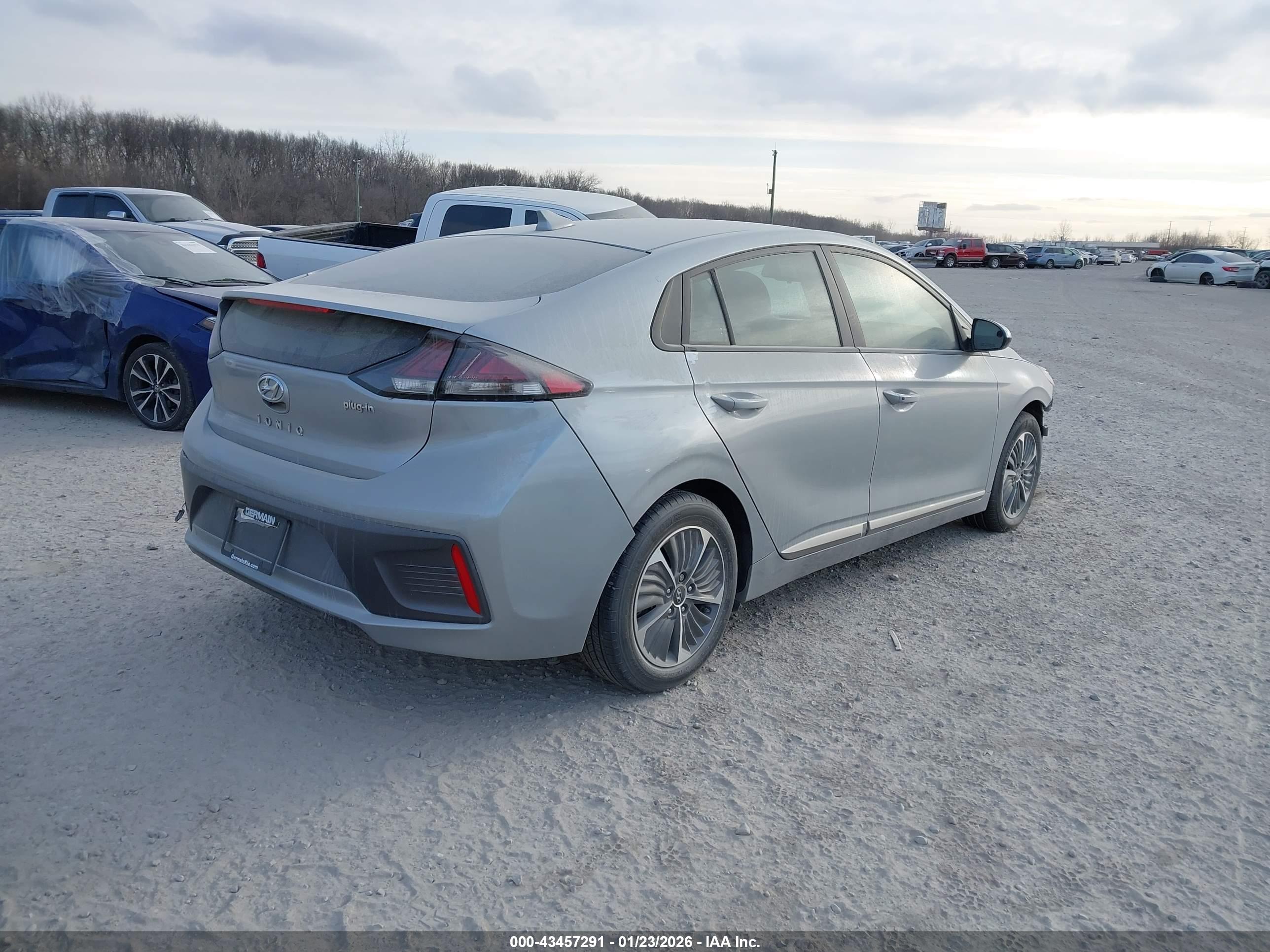 HYUNDAI IONIQ image 4