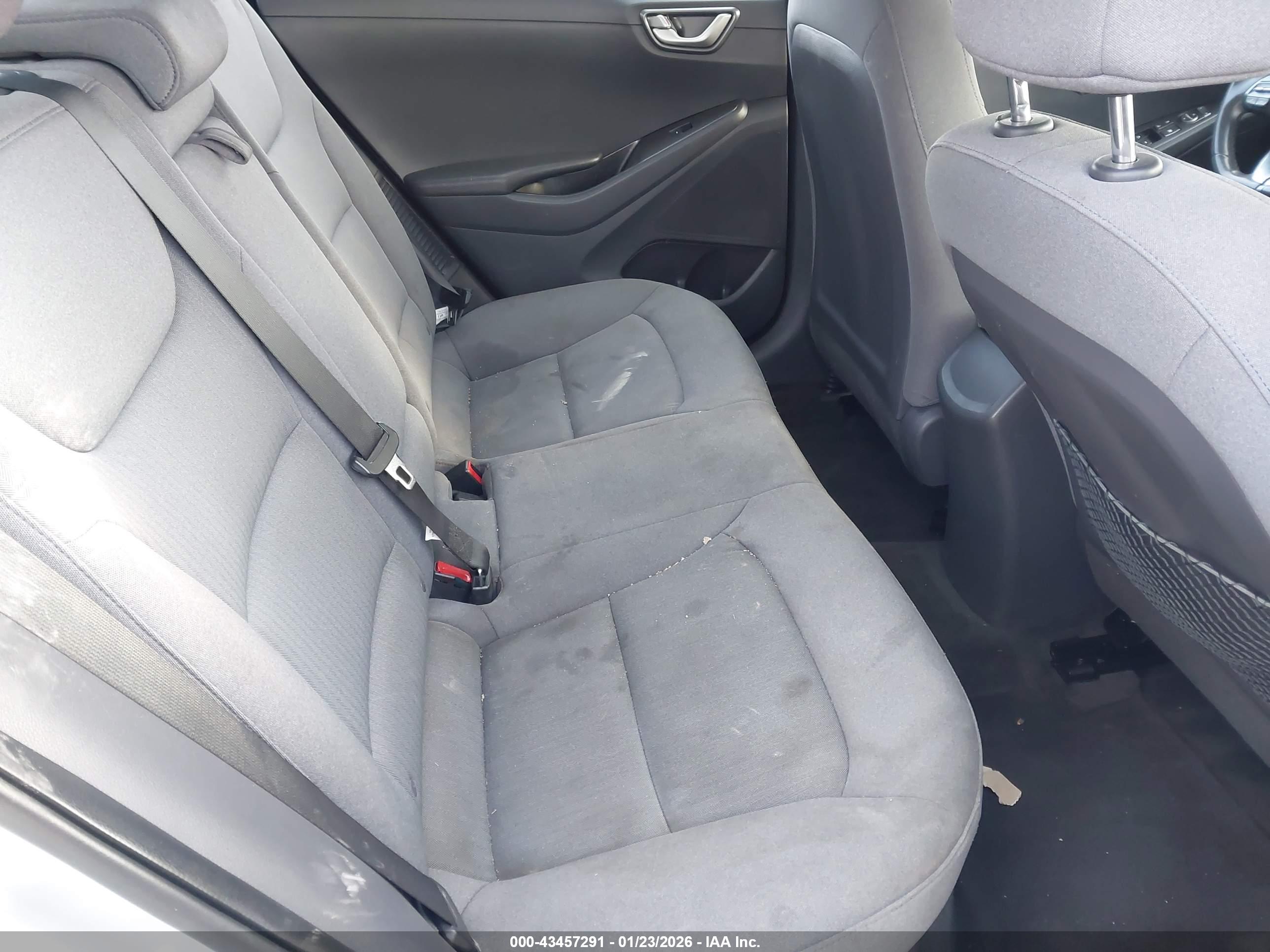 HYUNDAI IONIQ image 8