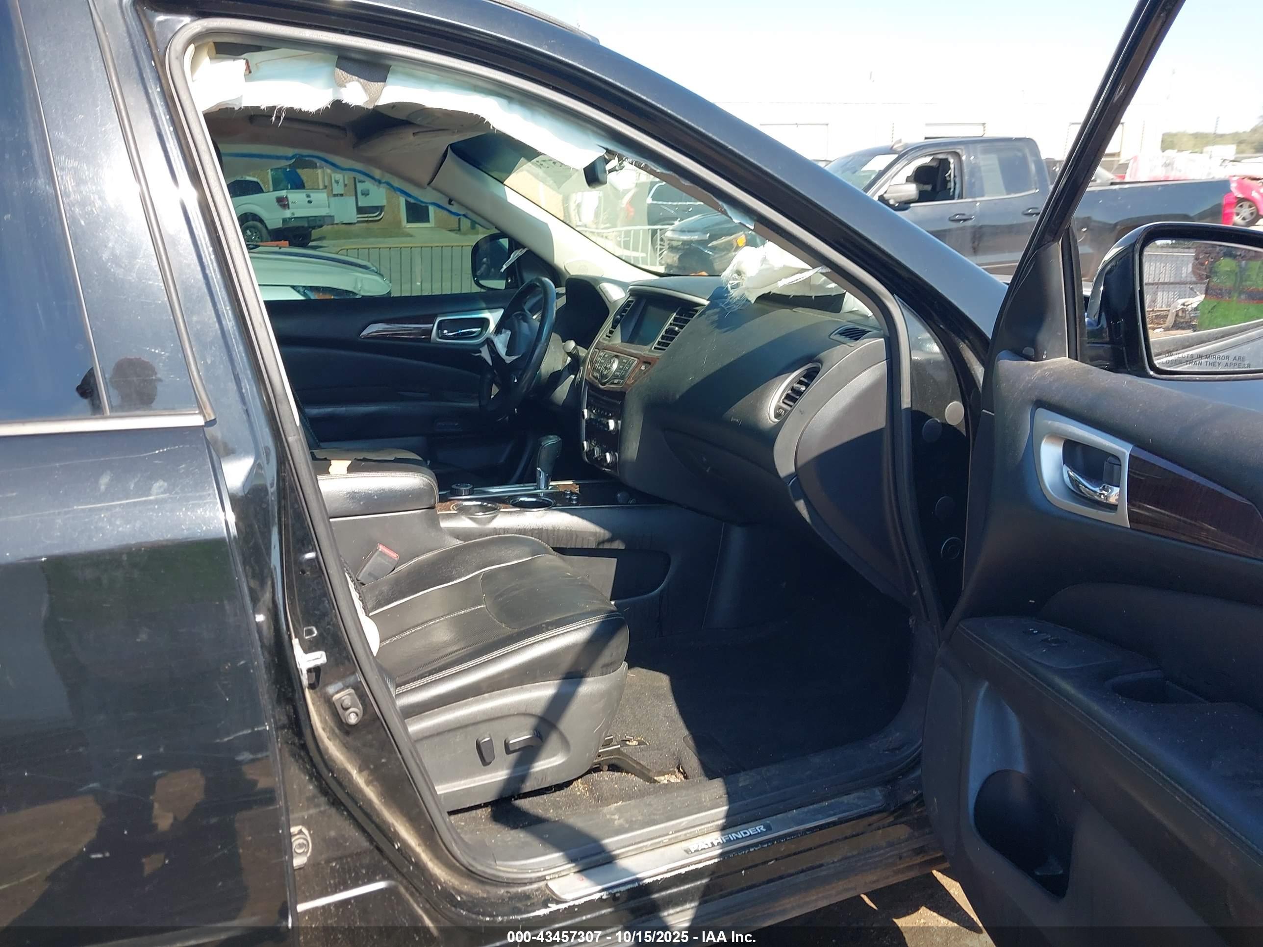NISSAN PATHFINDER image 5