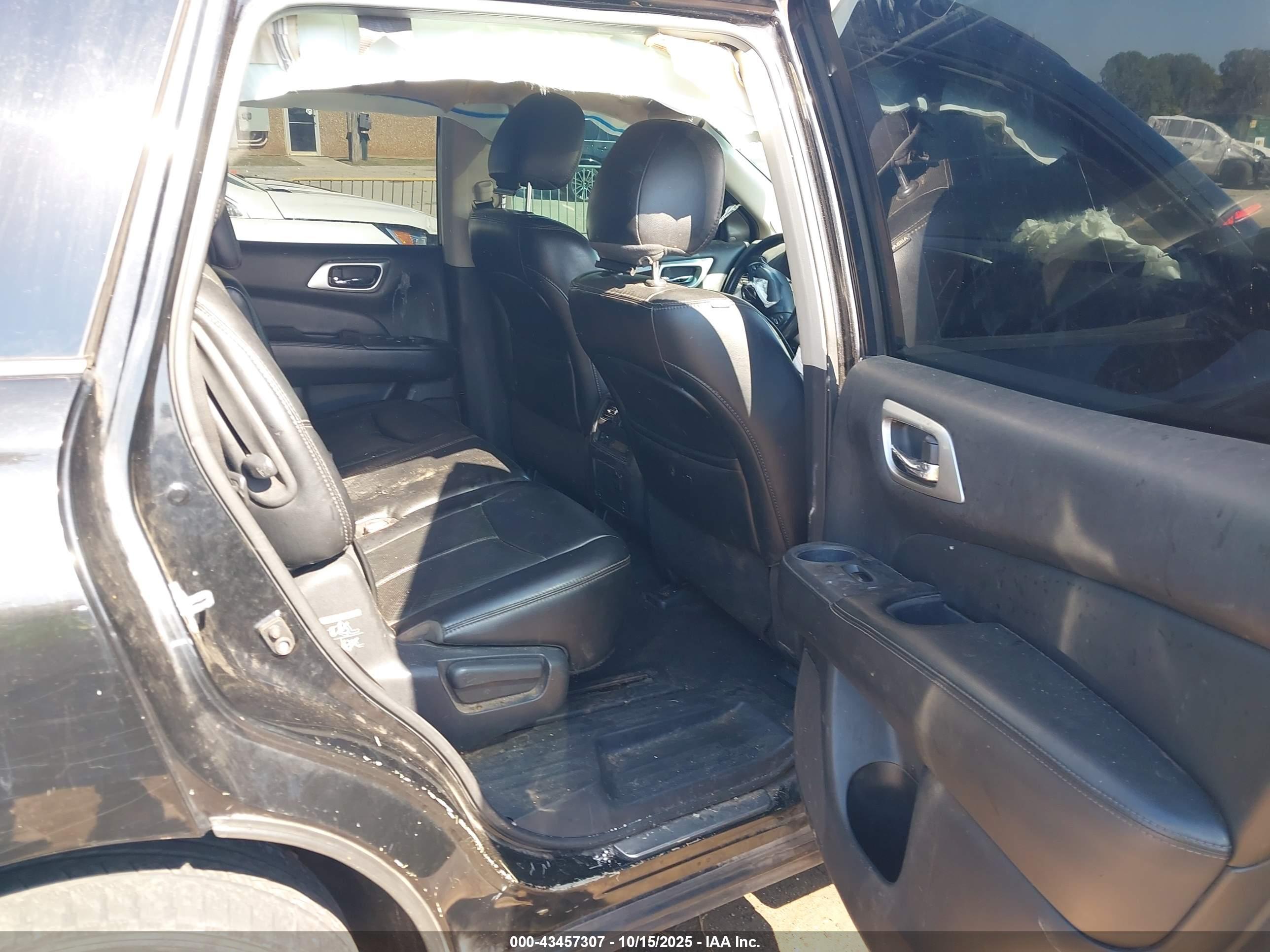NISSAN PATHFINDER image 8