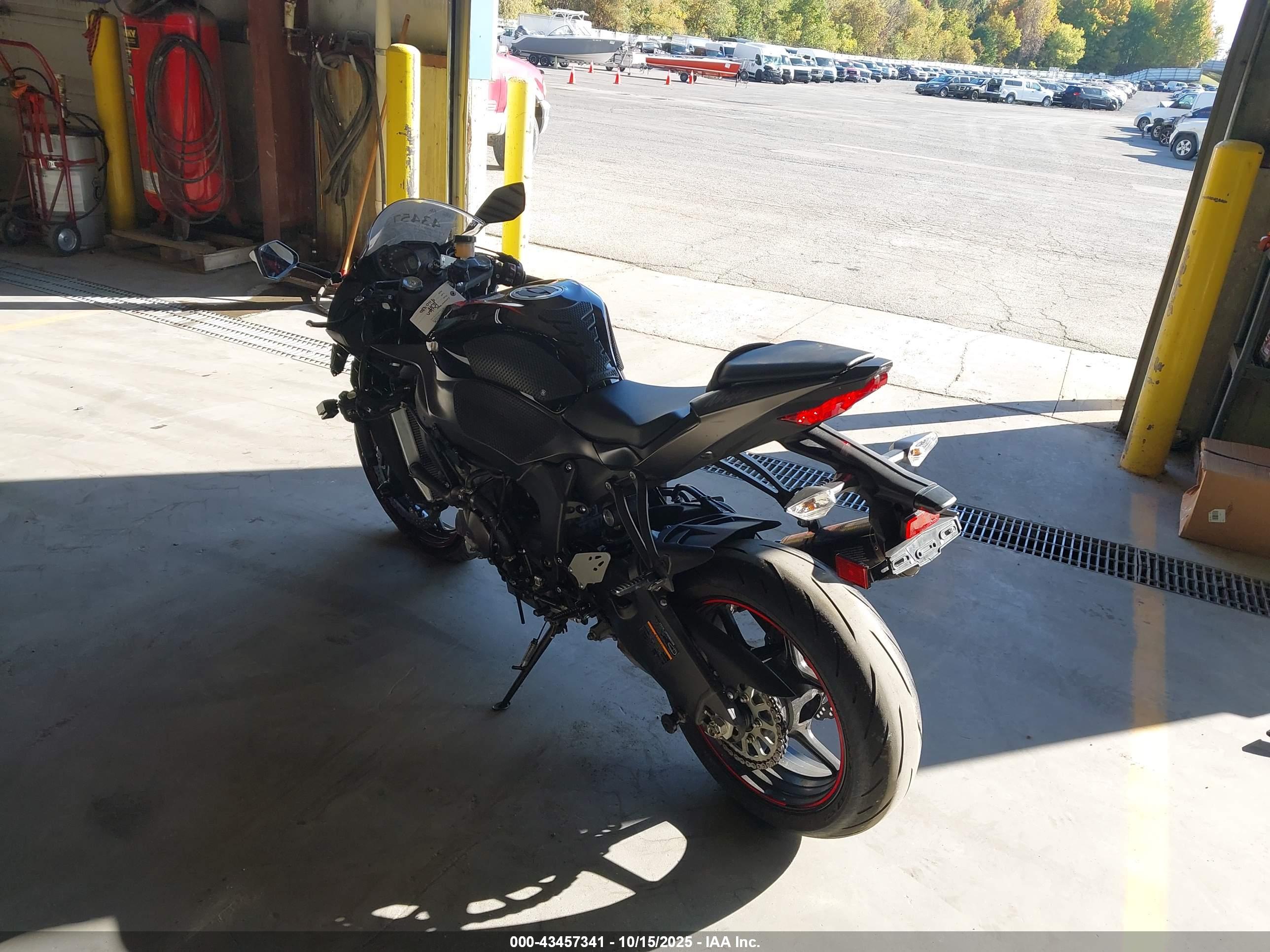 KAWASAKI ZX636 image 3