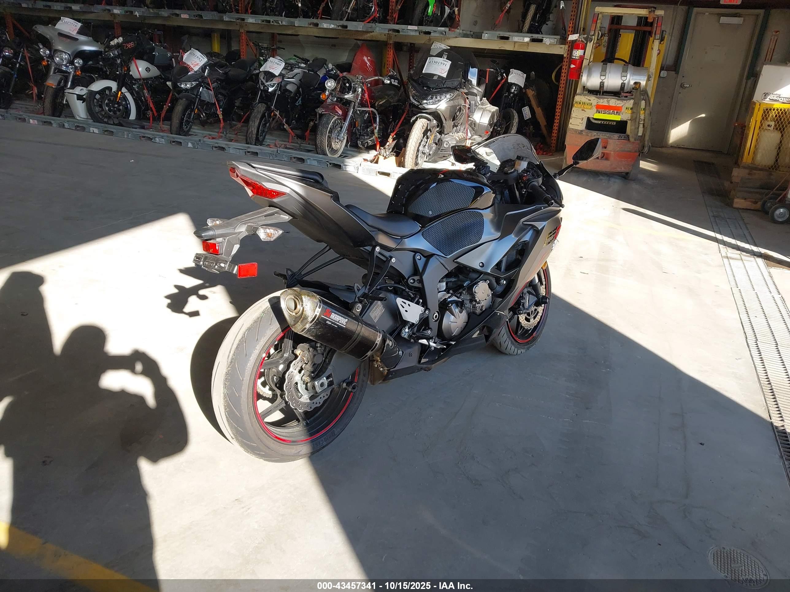 KAWASAKI ZX636 image 4