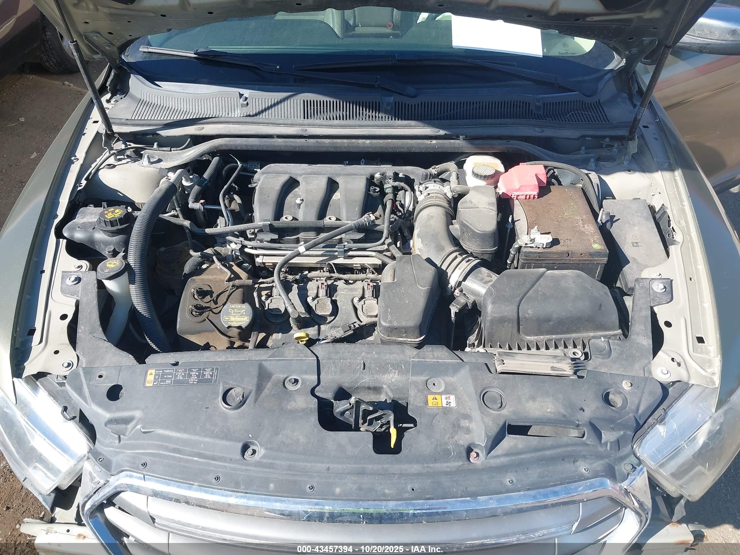 FORD TAURUS image 10