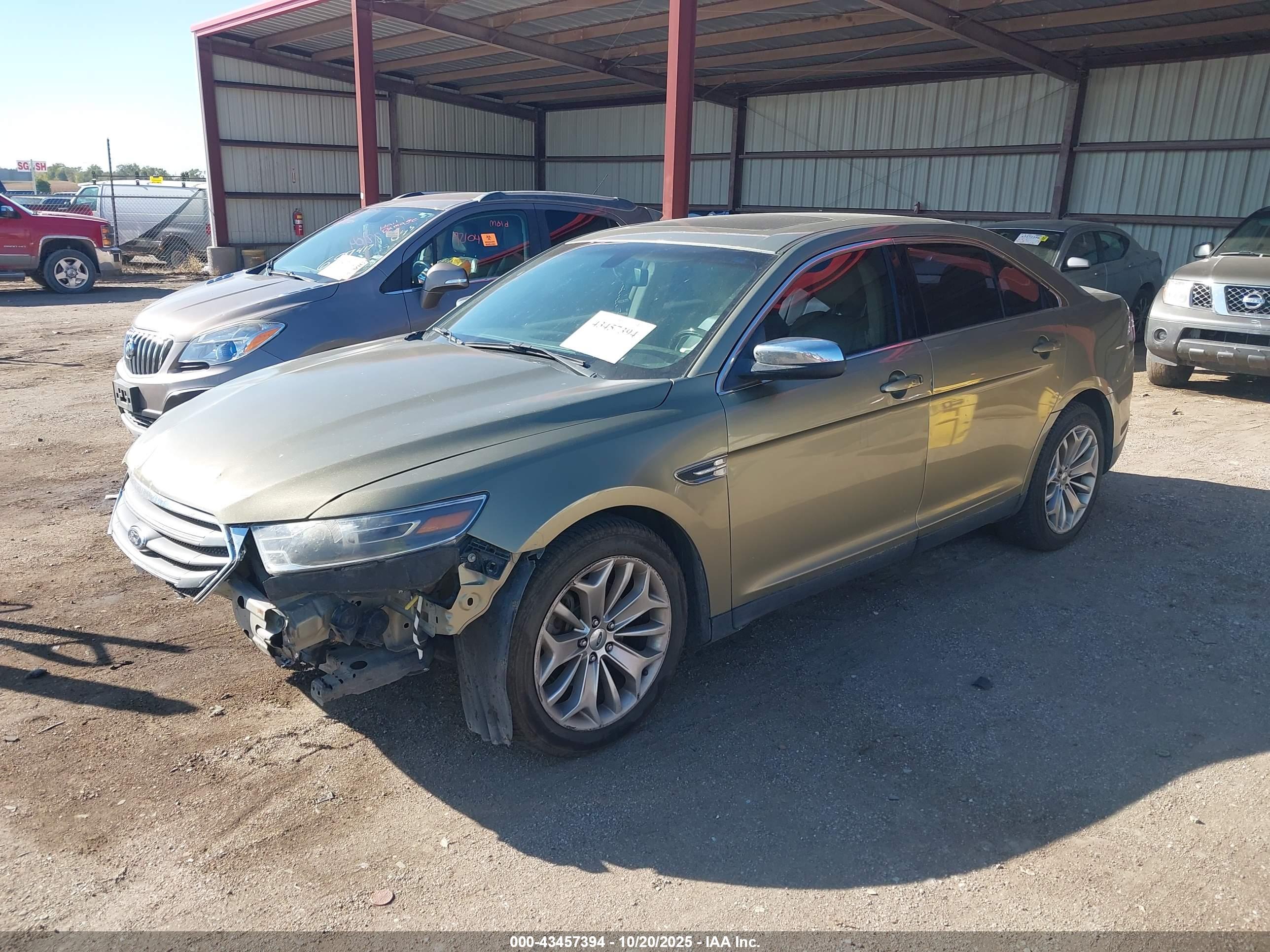 FORD TAURUS image 2