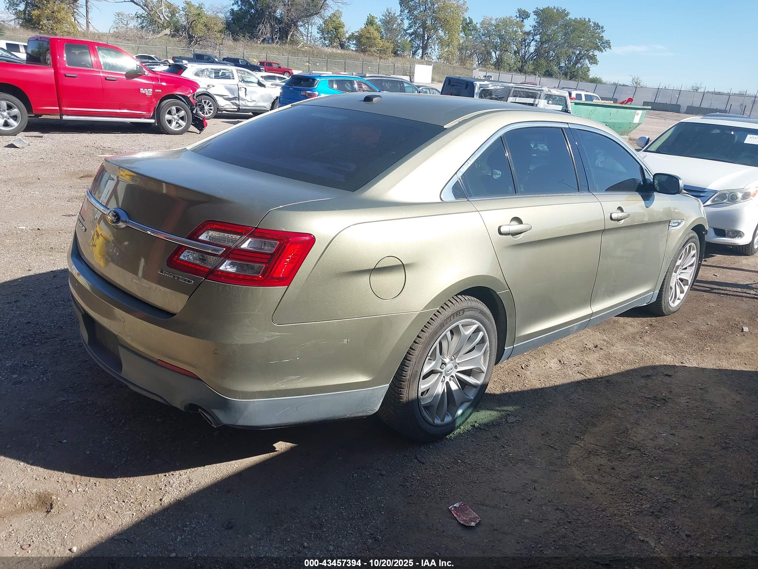 FORD TAURUS image 4