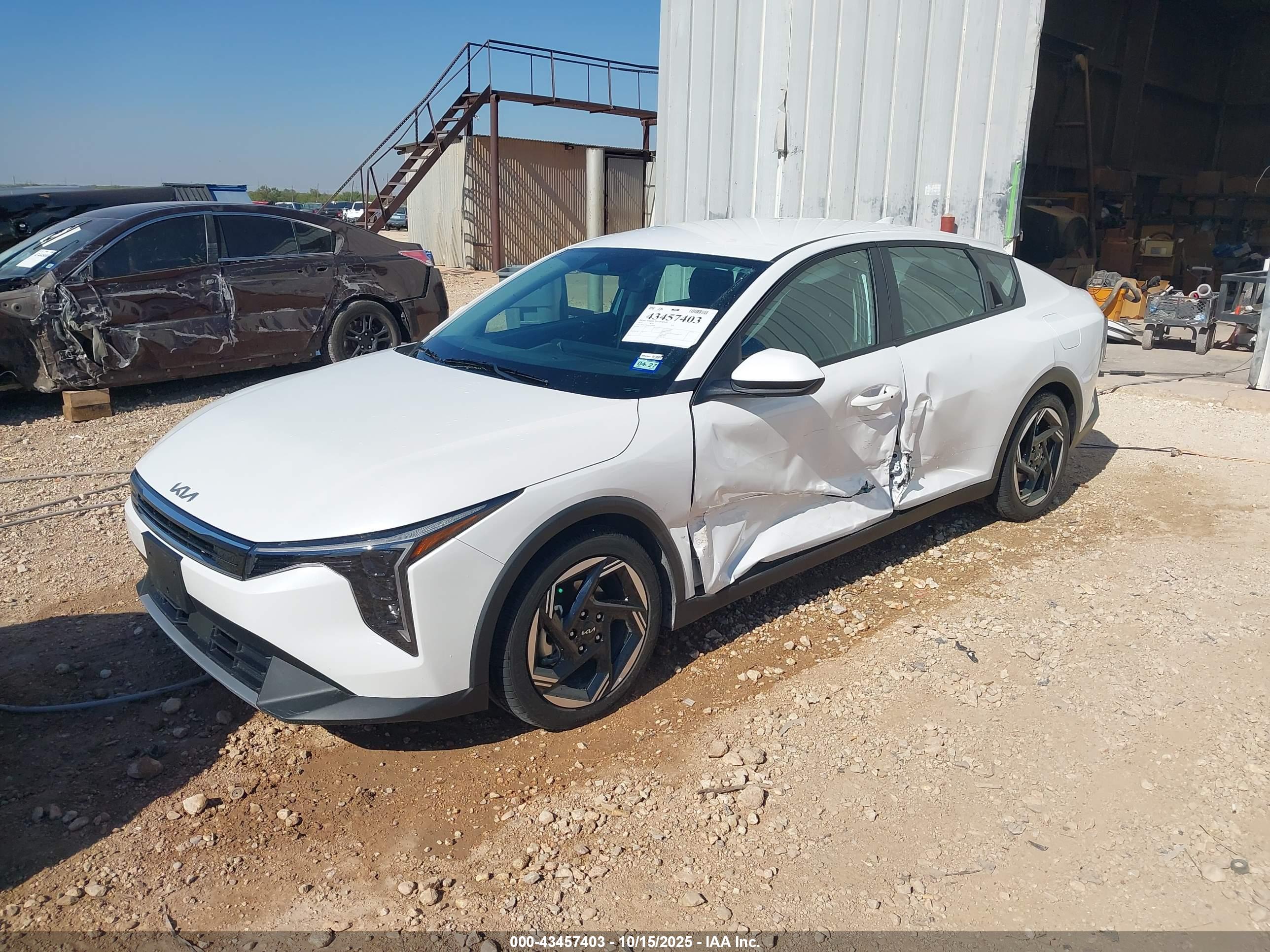 KIA K4 image 2