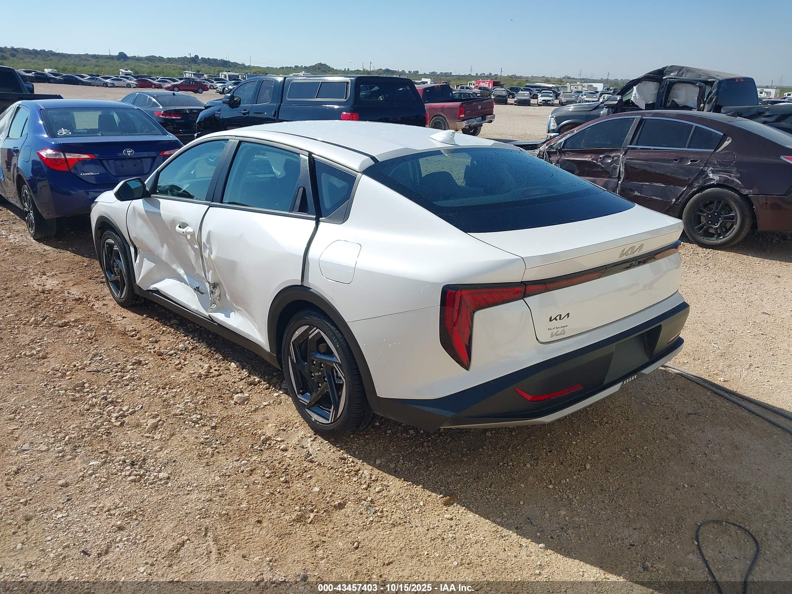 KIA K4 image 3