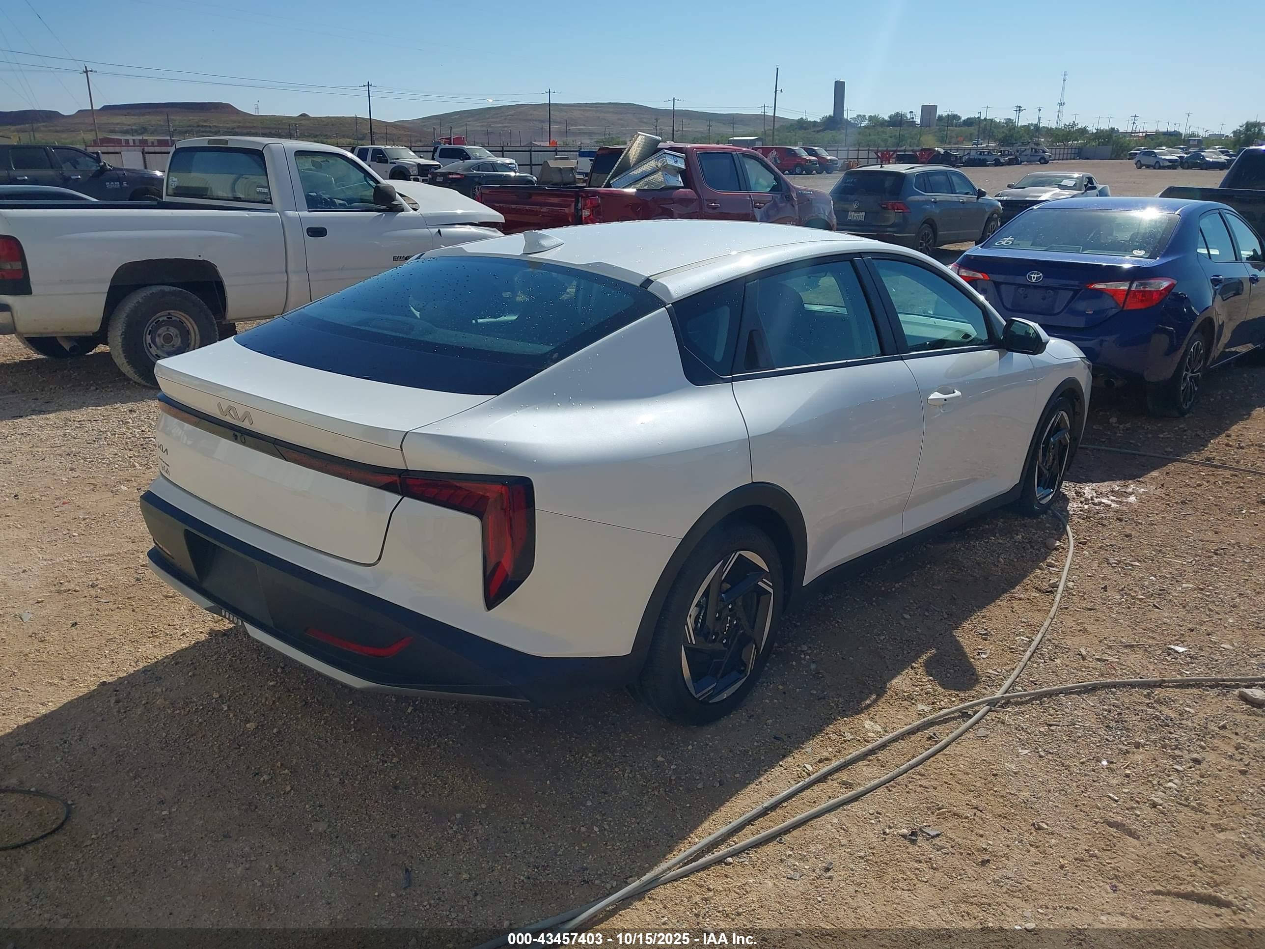 KIA K4 image 4