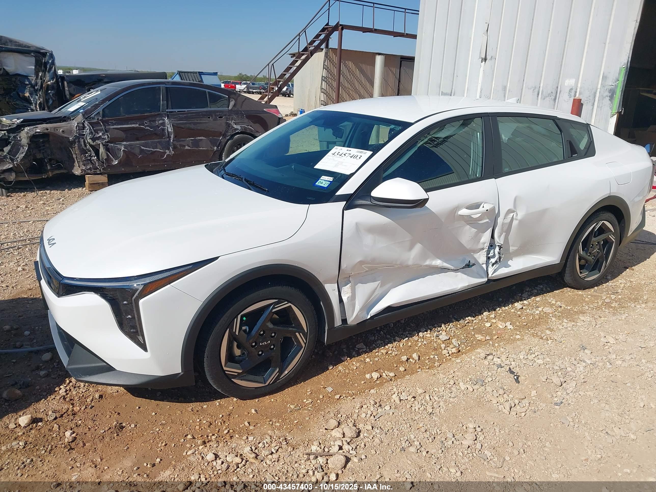 KIA K4 image 6