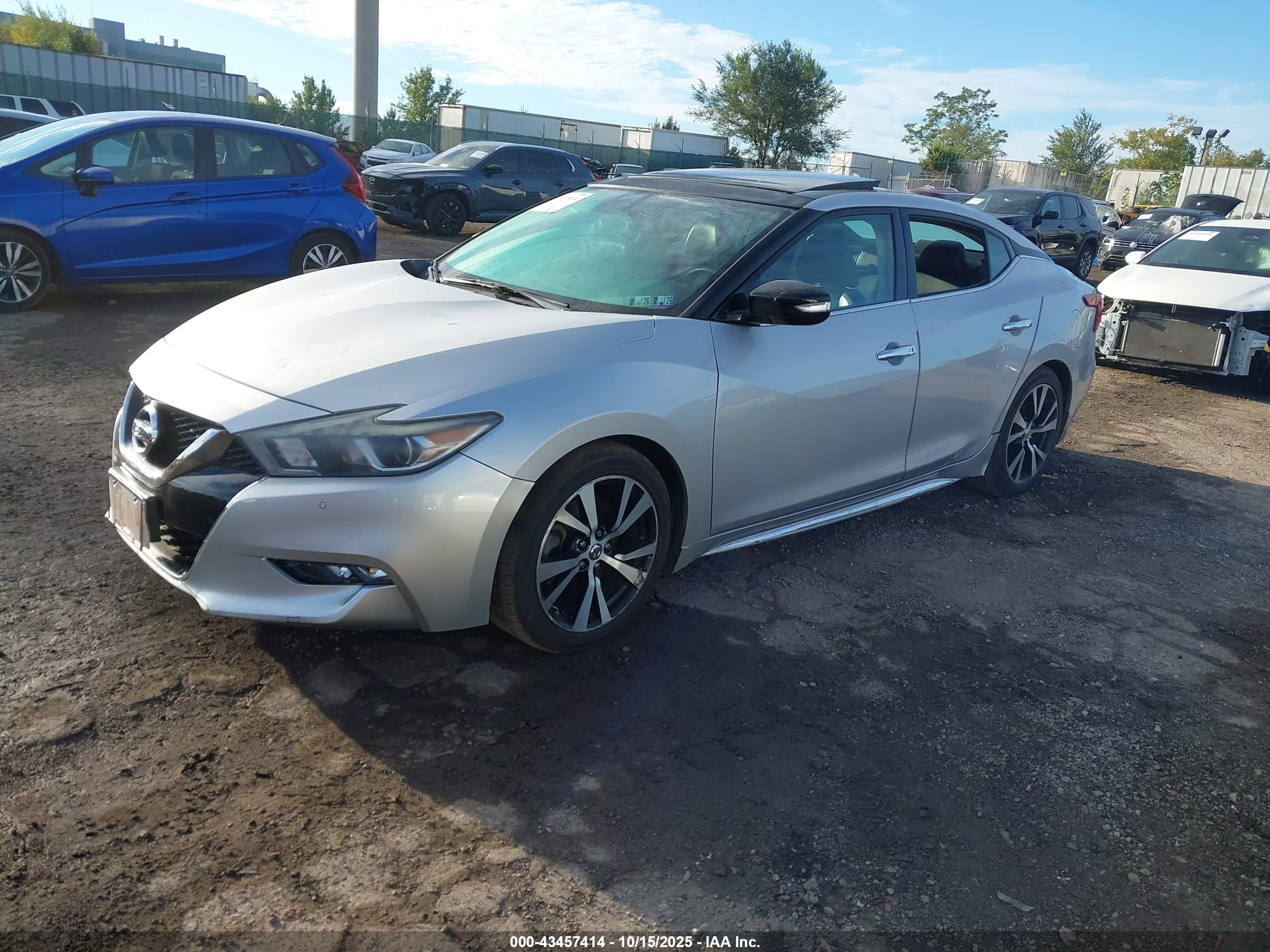 NISSAN MAXIMA image 2