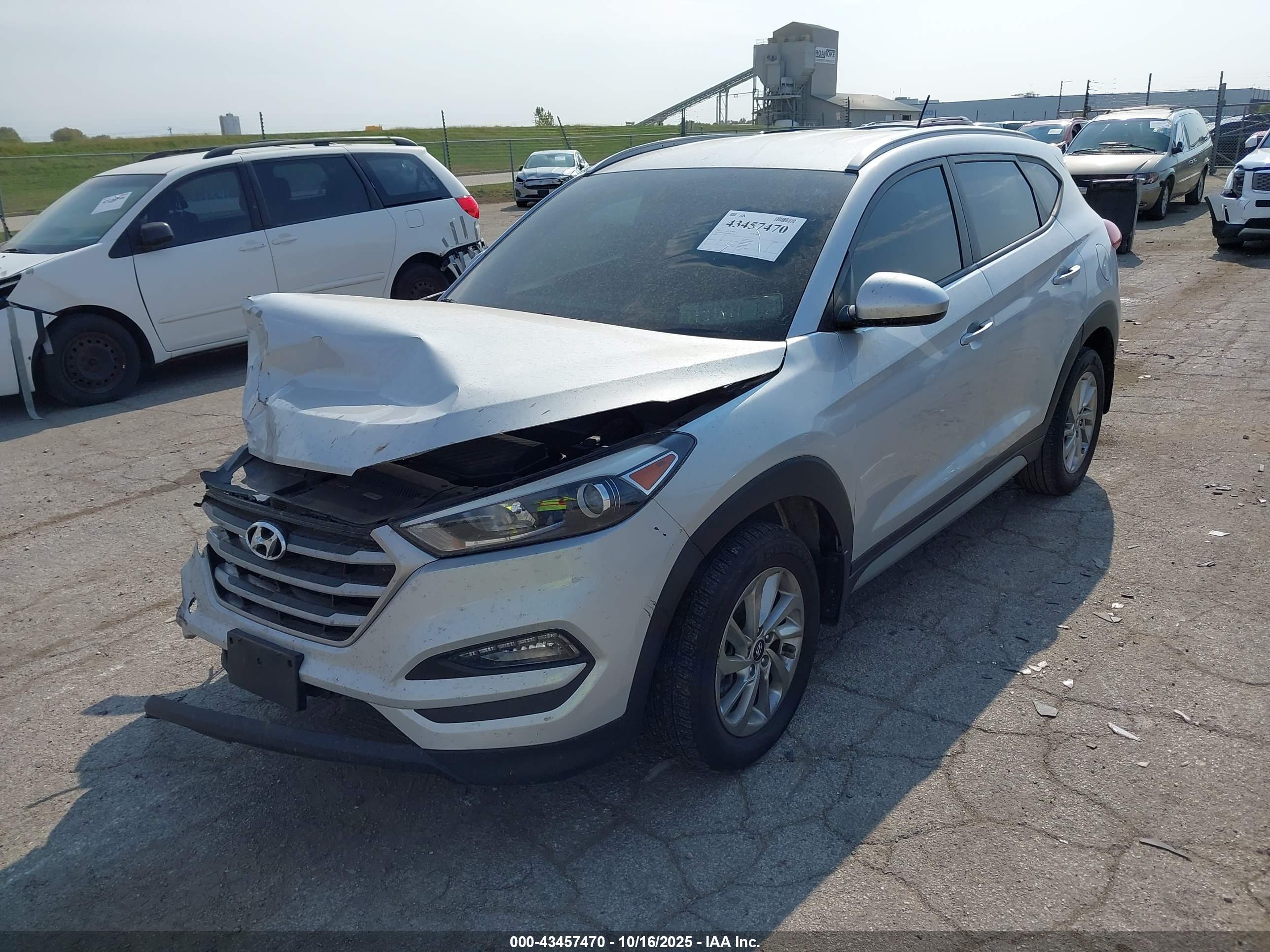 HYUNDAI TUCSON image 2