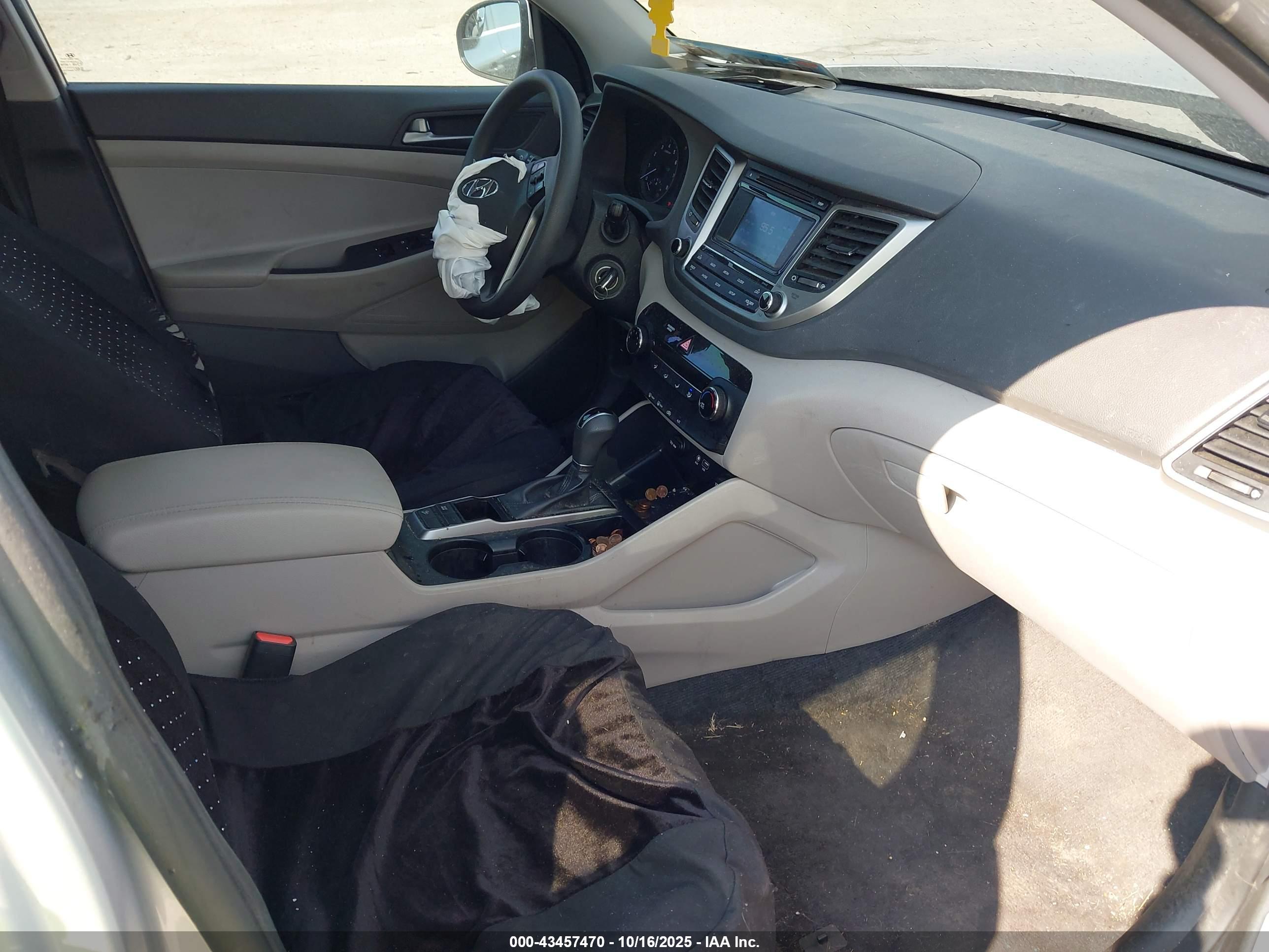 HYUNDAI TUCSON image 5