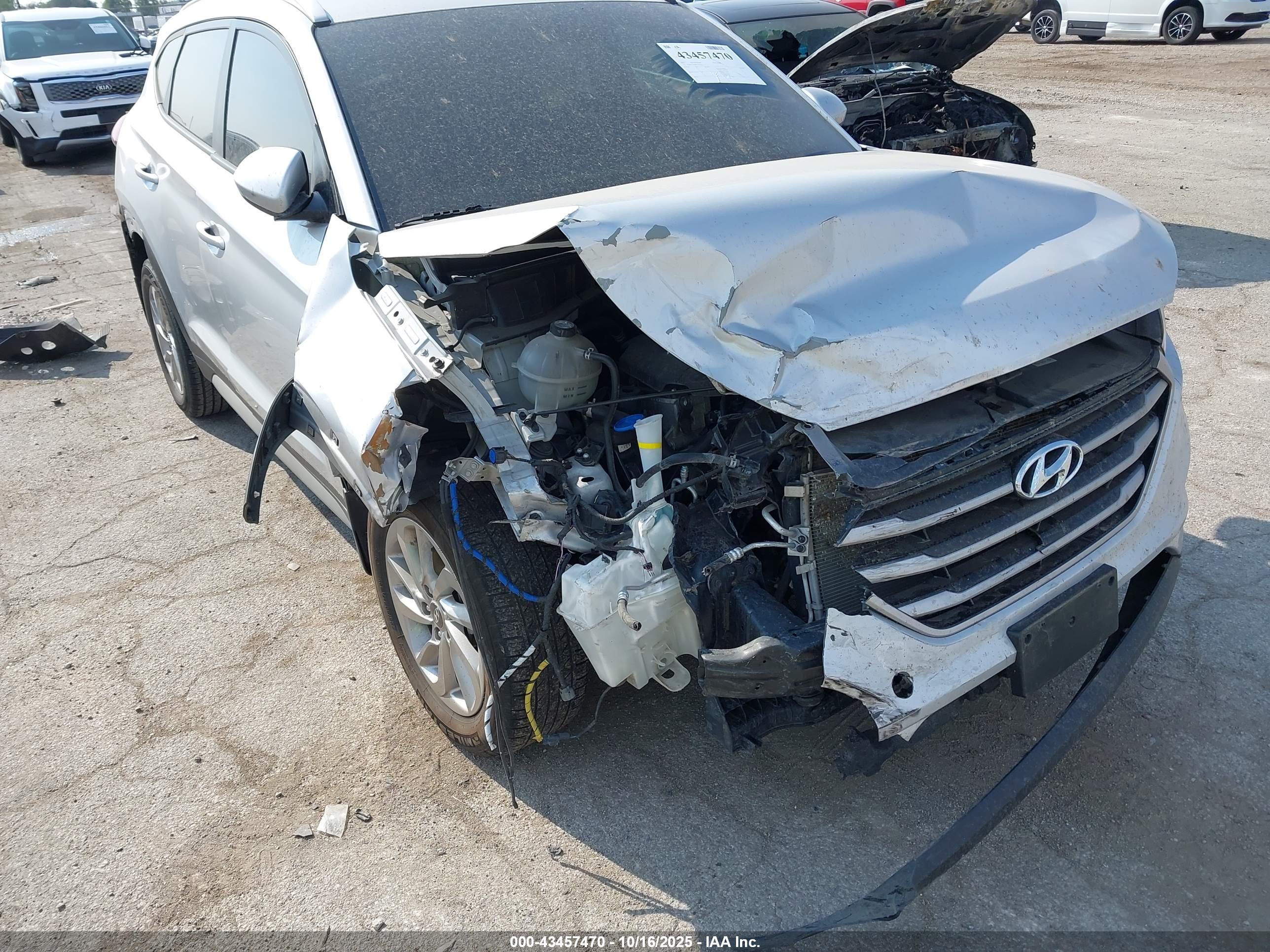 HYUNDAI TUCSON image 6