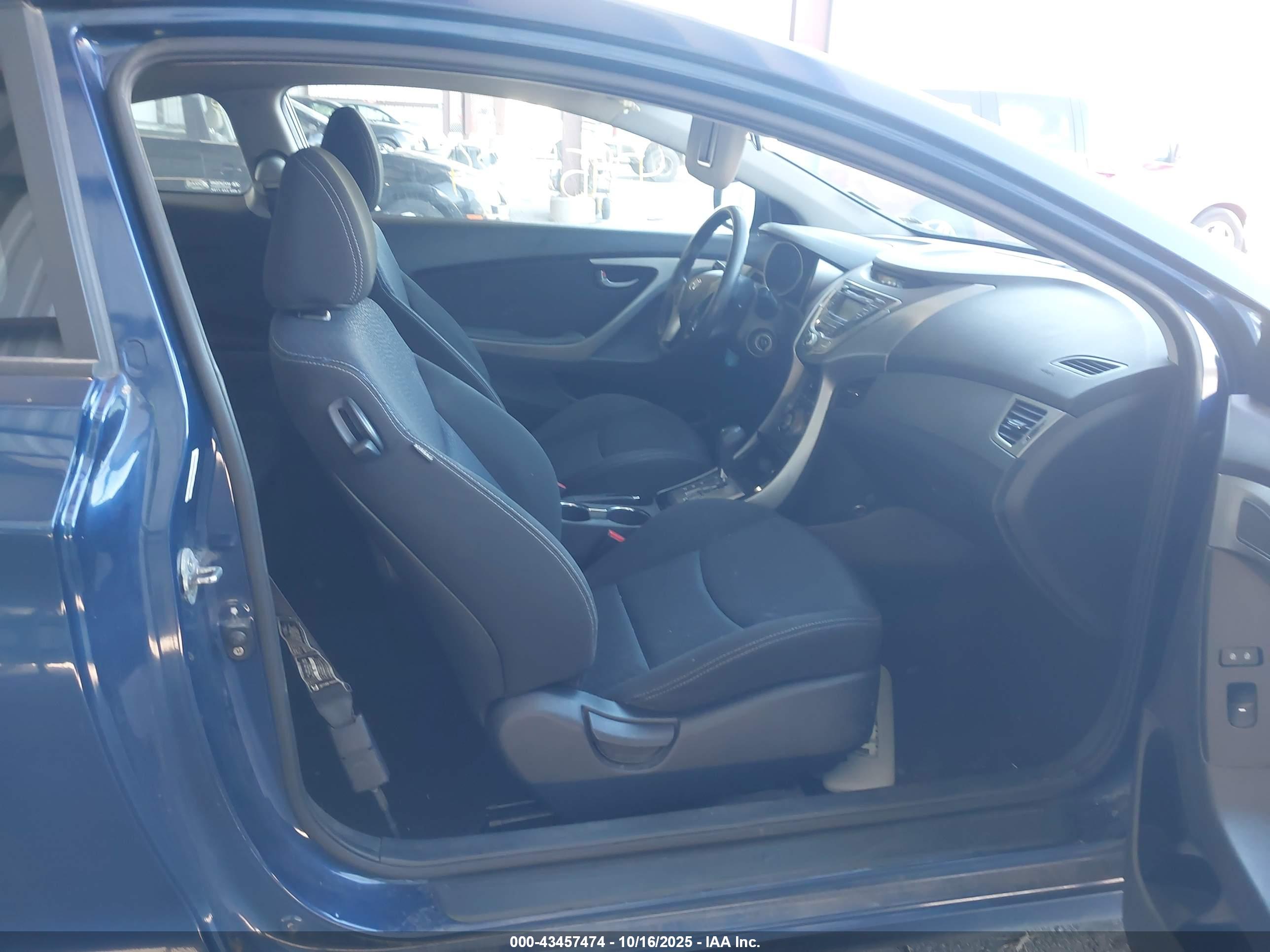 HYUNDAI ELANTRA image 5