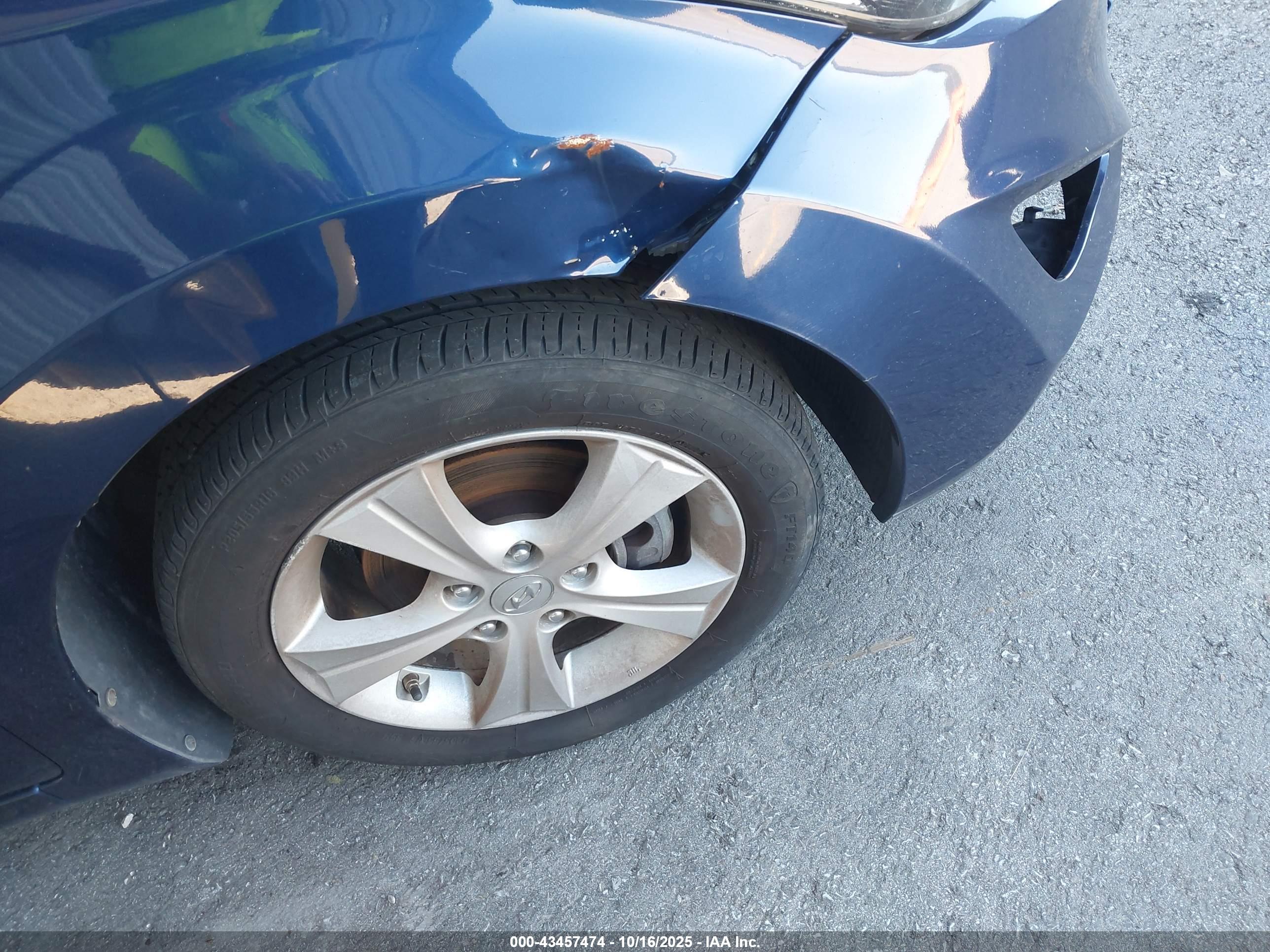 HYUNDAI ELANTRA image 6