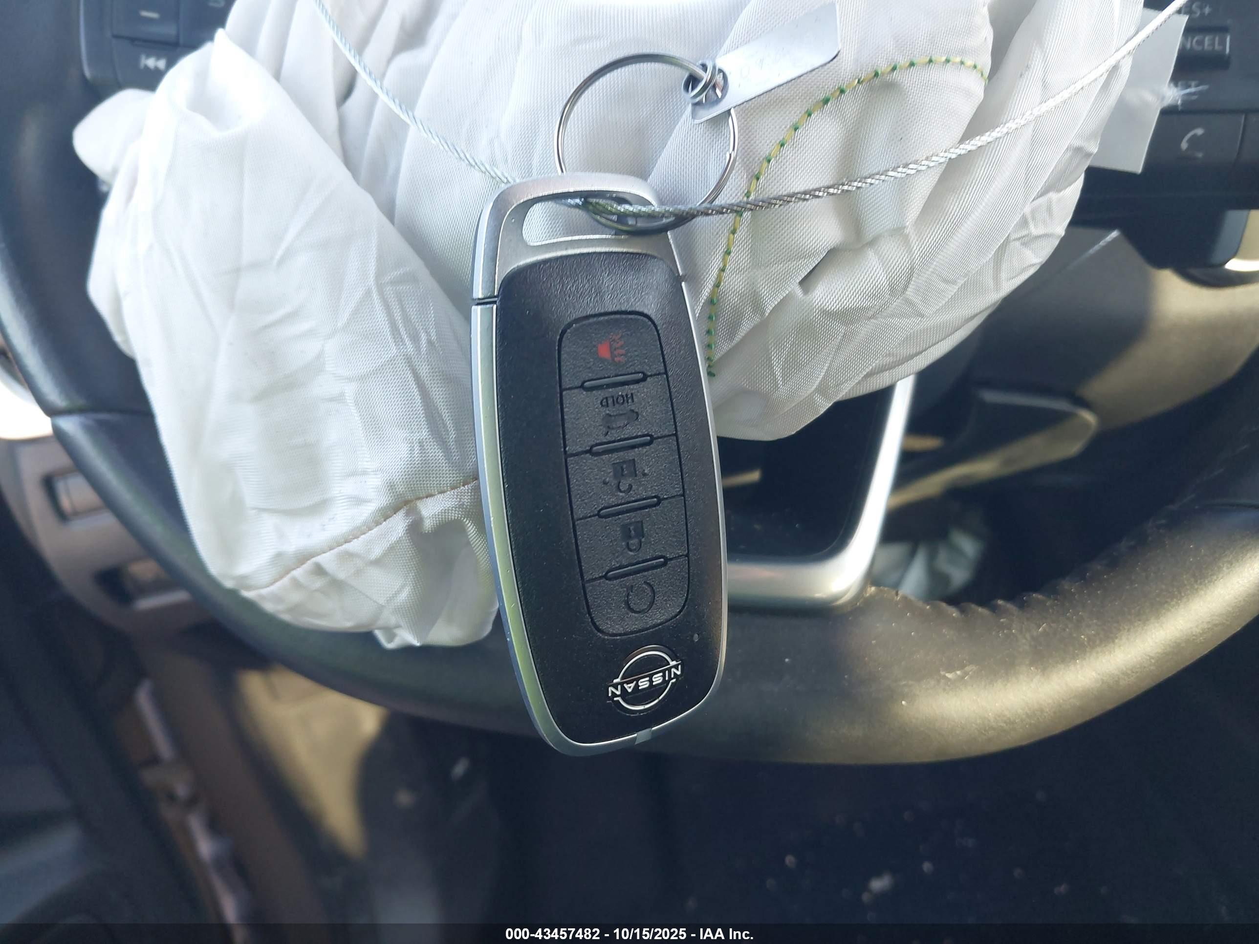 NISSAN ROGUE image 11