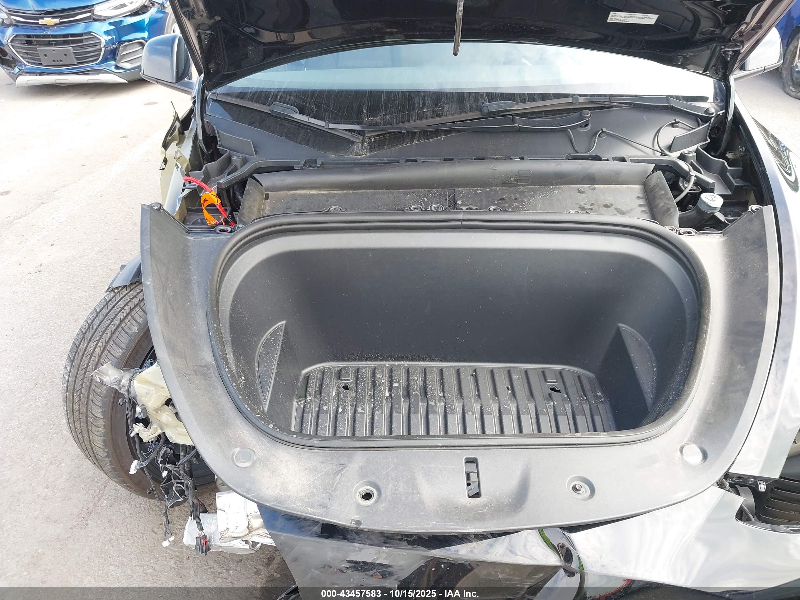 TESLA MODEL image 10
