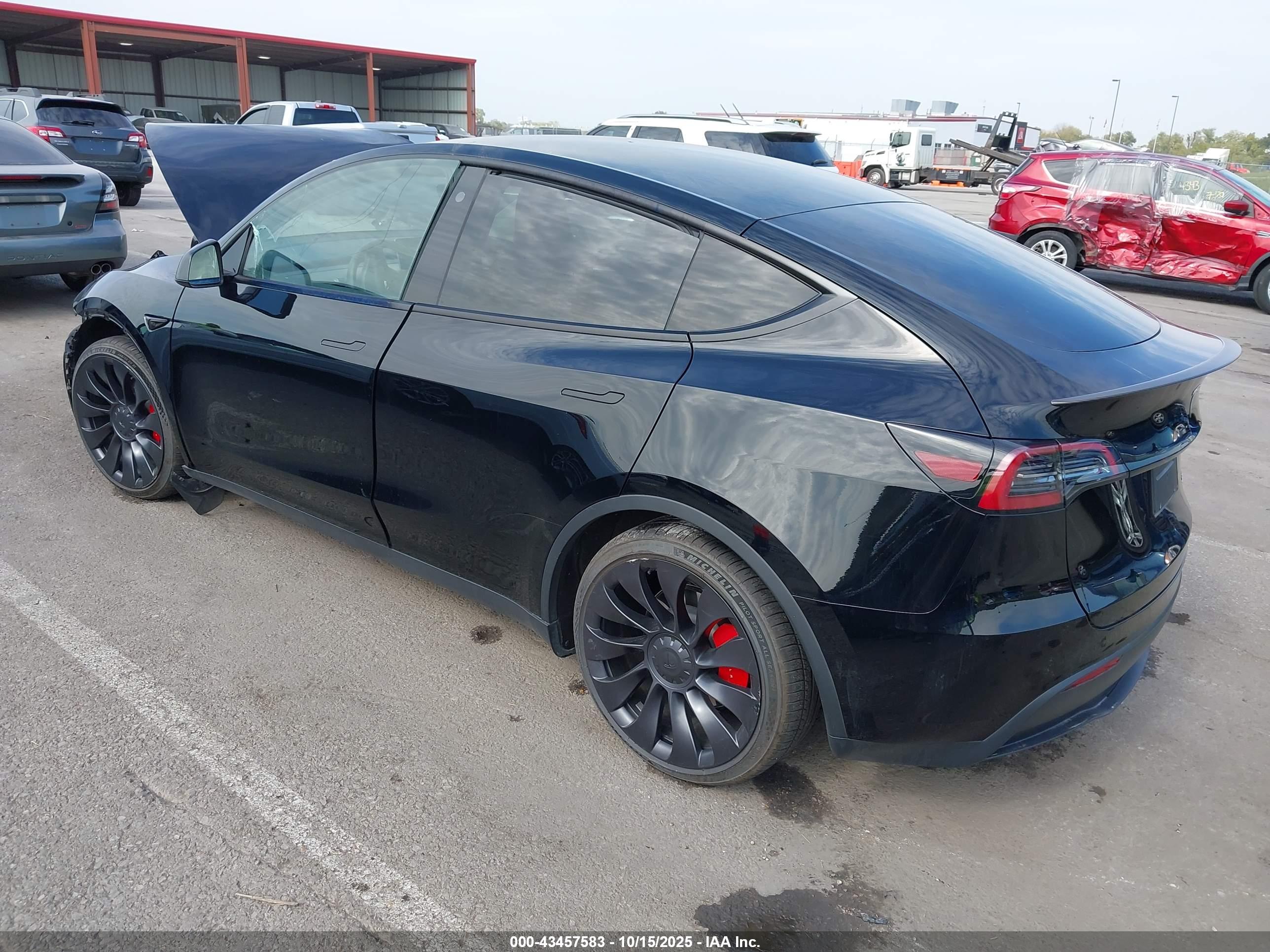 TESLA MODEL image 3