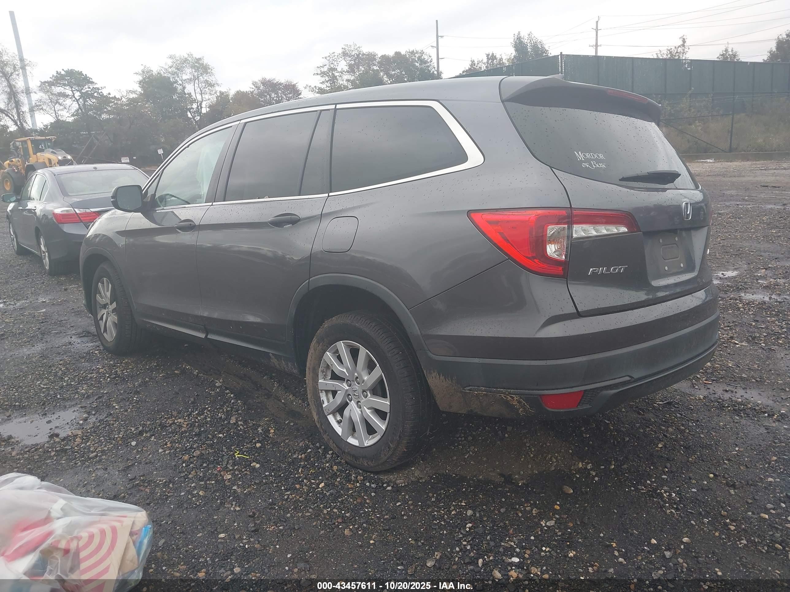 HONDA PILOT image 3