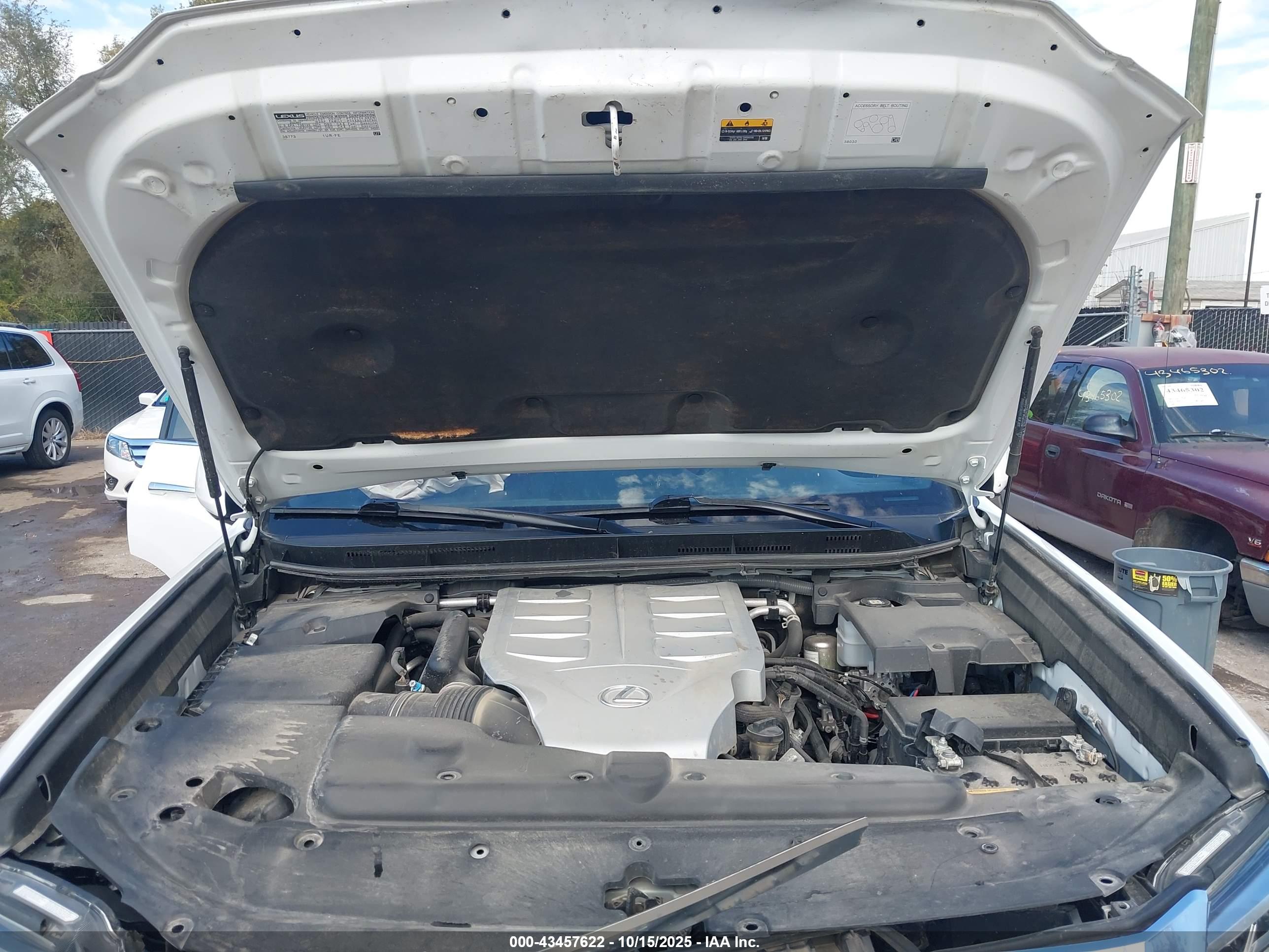 LEXUS GX image 10