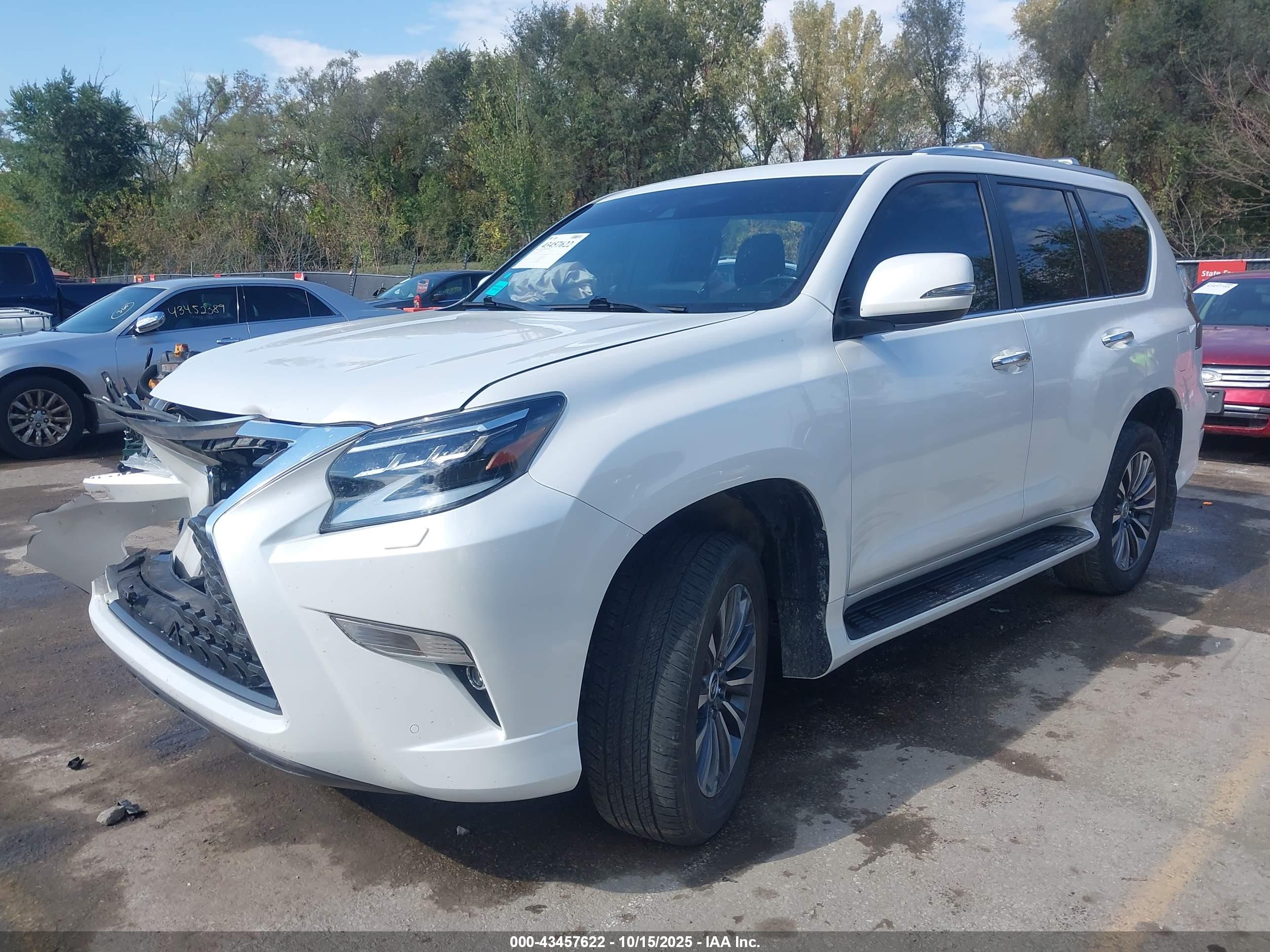 LEXUS GX image 2