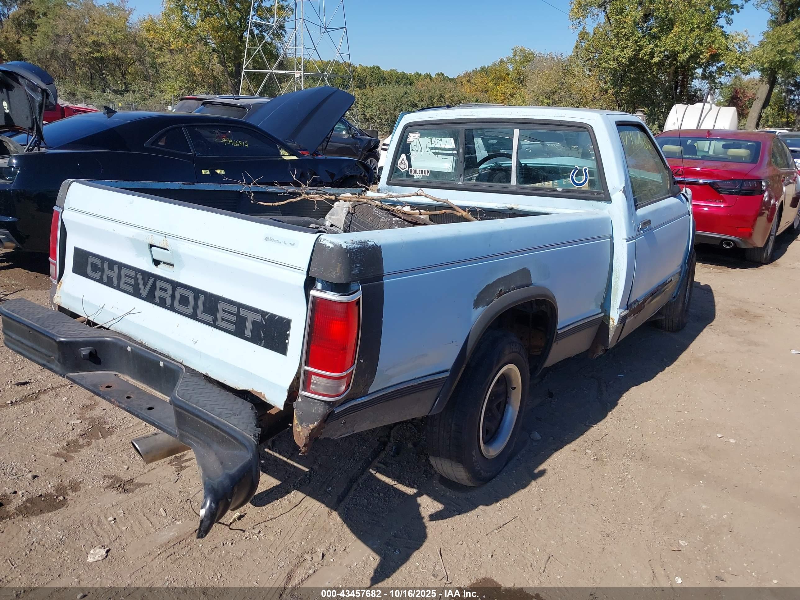 CHEVROLET S image 4