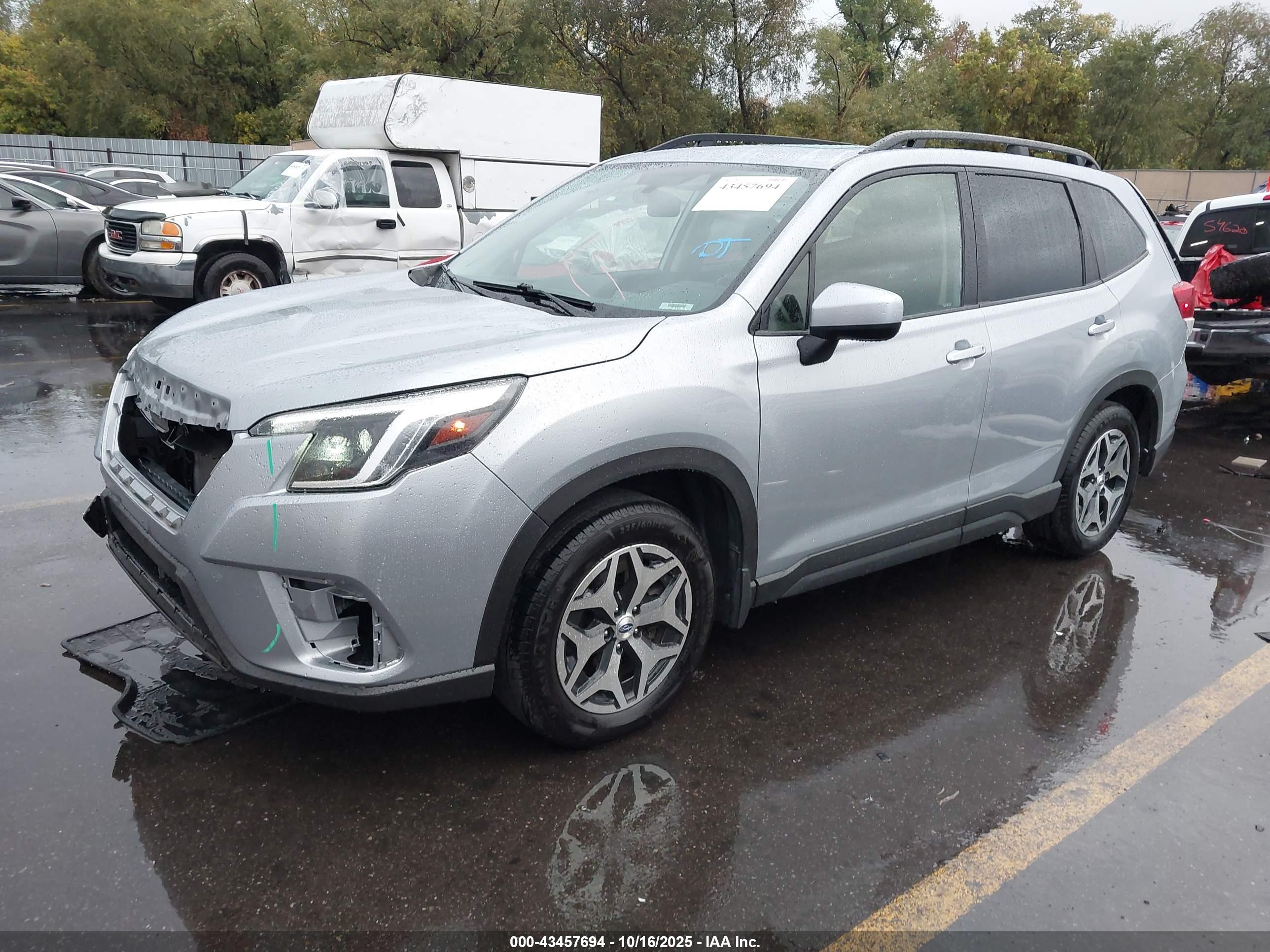 SUBARU FORESTER image 2