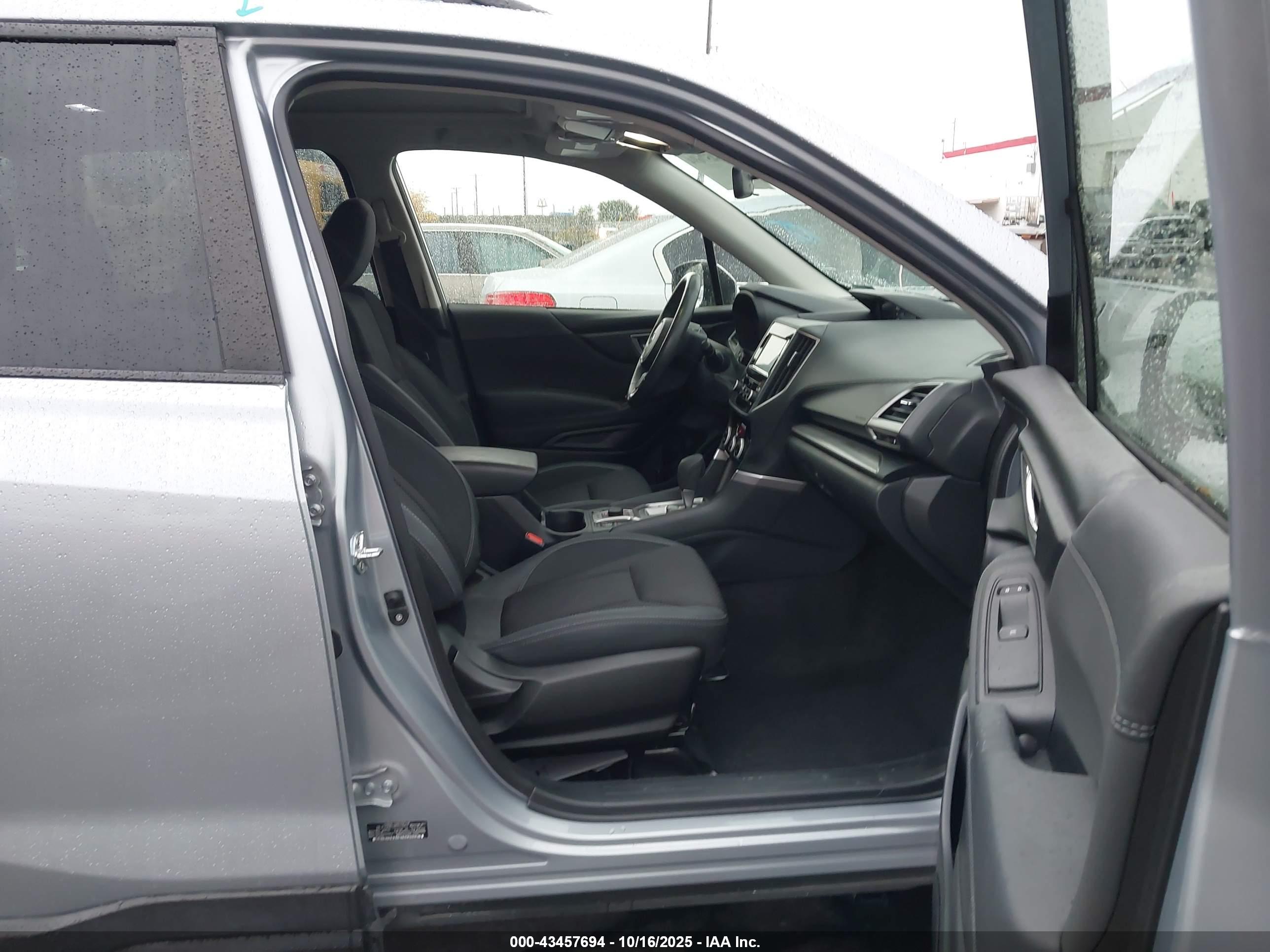SUBARU FORESTER image 5