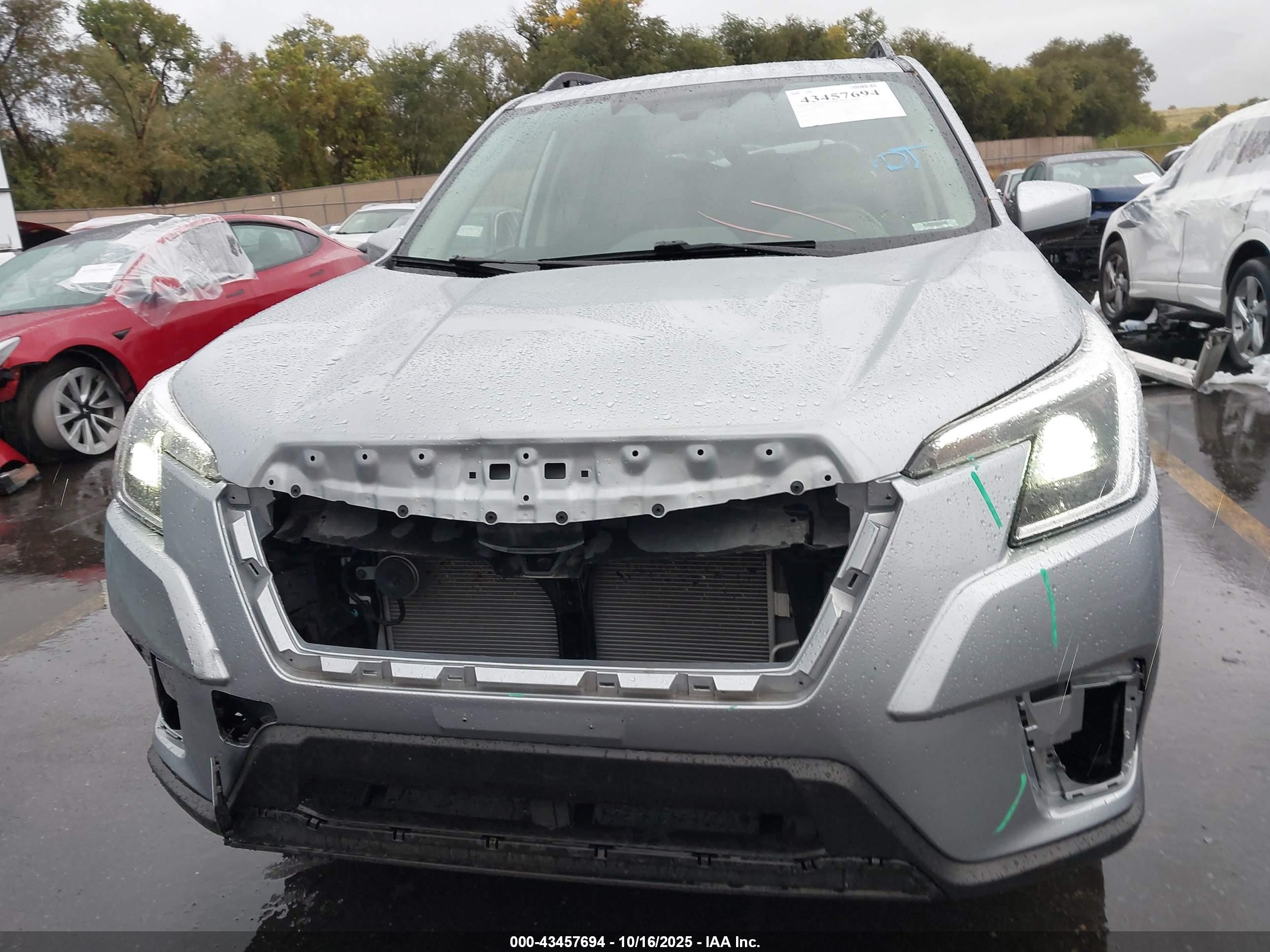 SUBARU FORESTER image 6