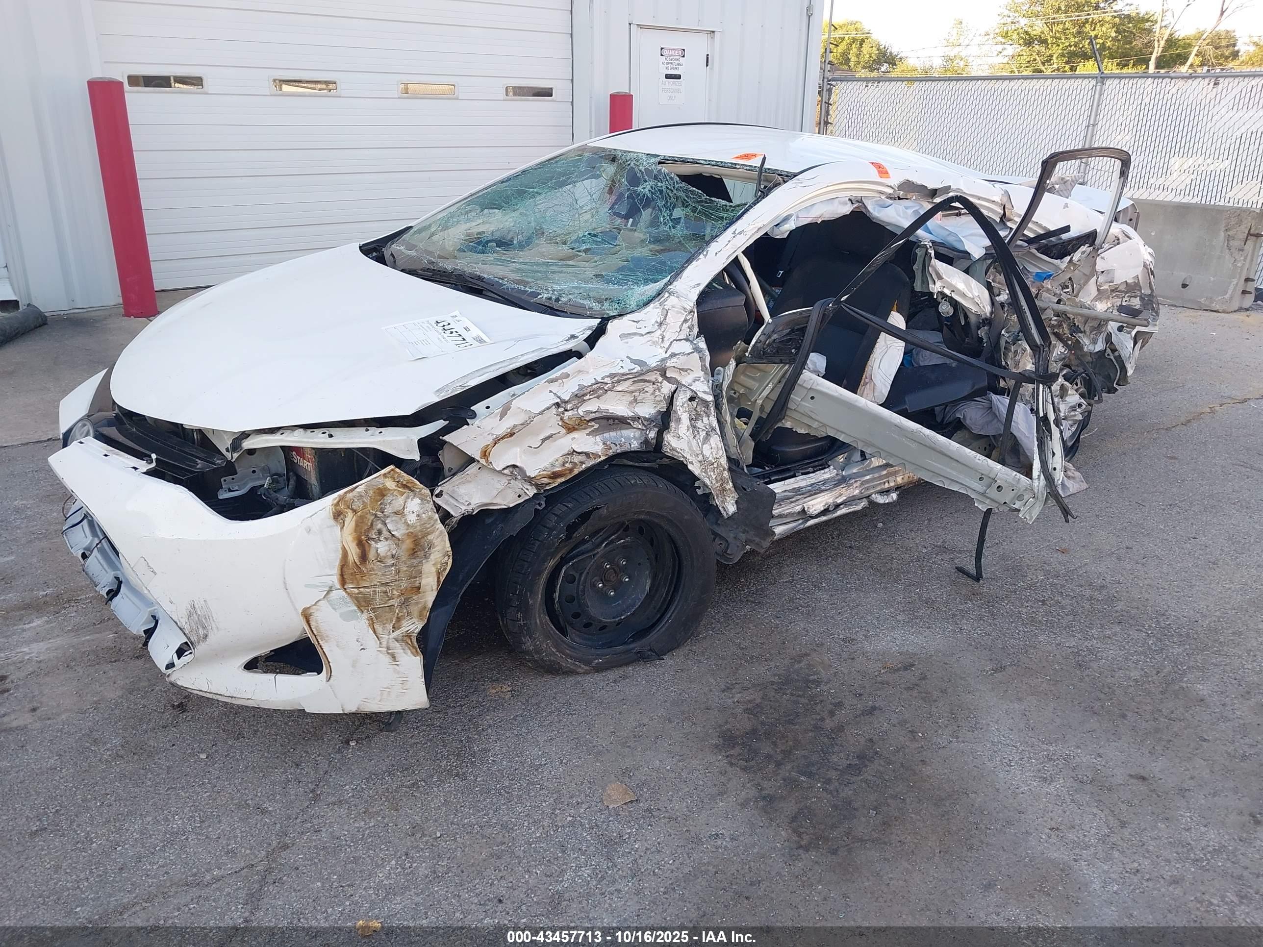 TOYOTA COROLLA image 2