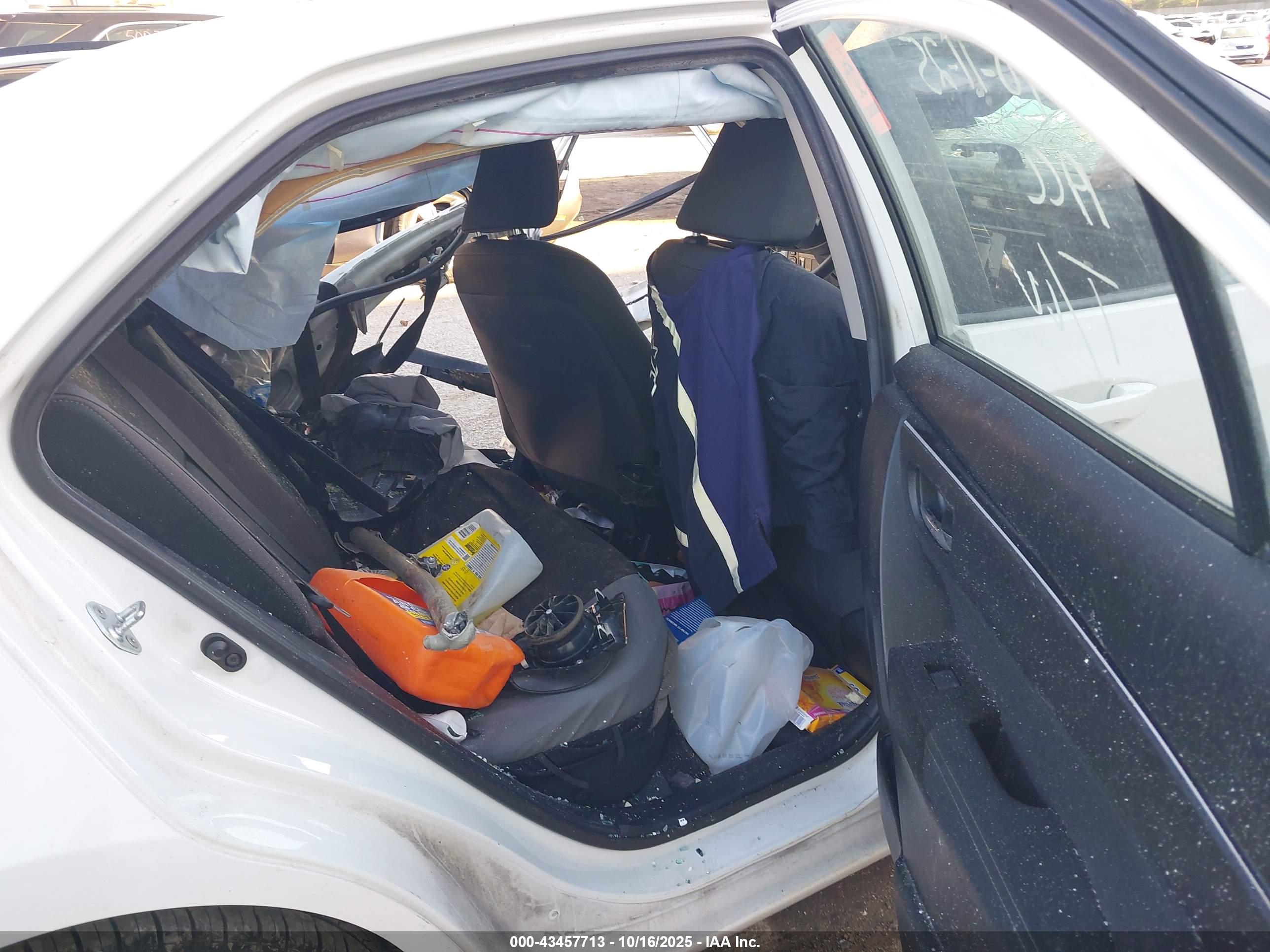 TOYOTA COROLLA image 8