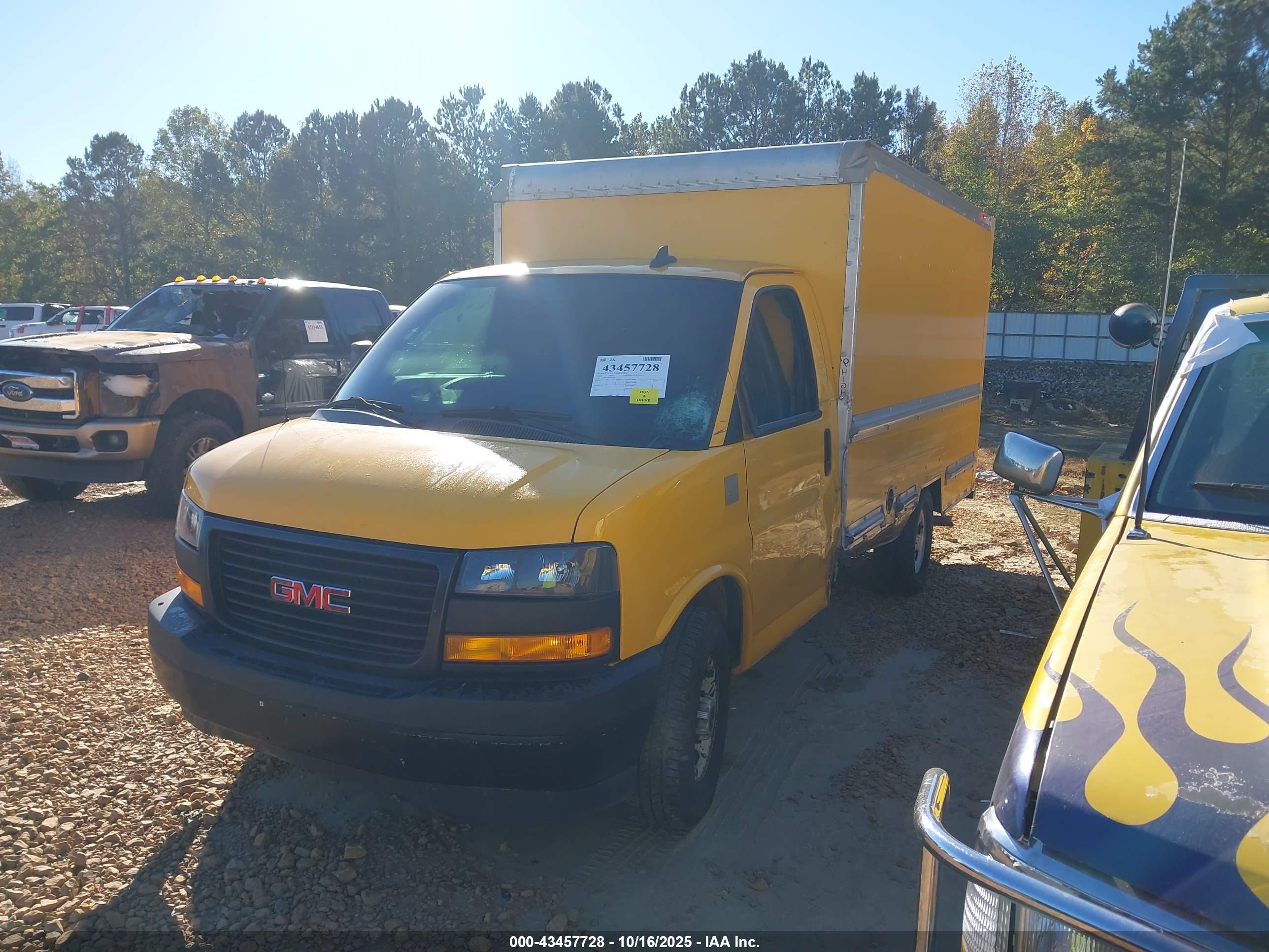 GMC SAVANA image 2
