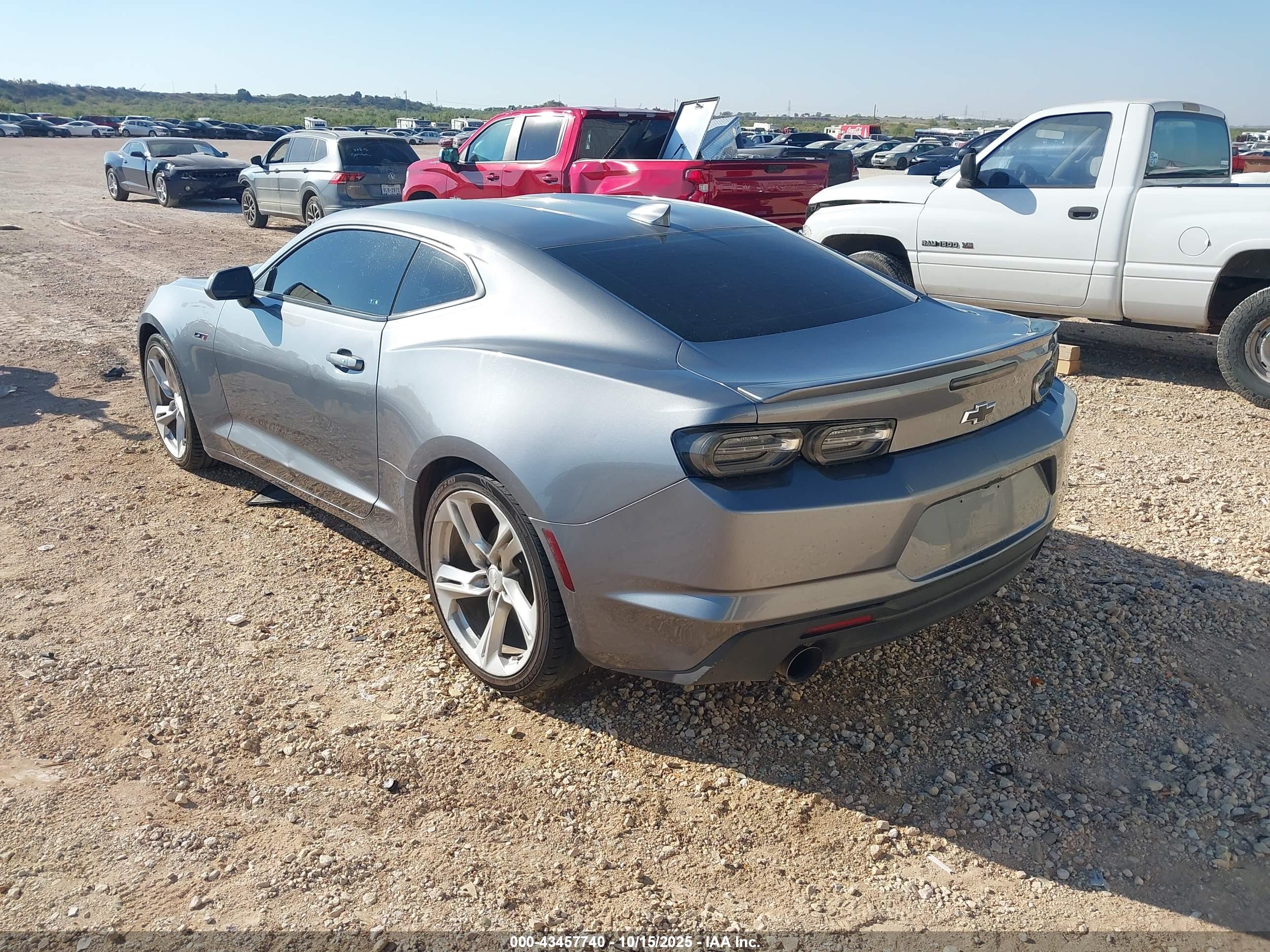 CHEVROLET CAMARO image 3