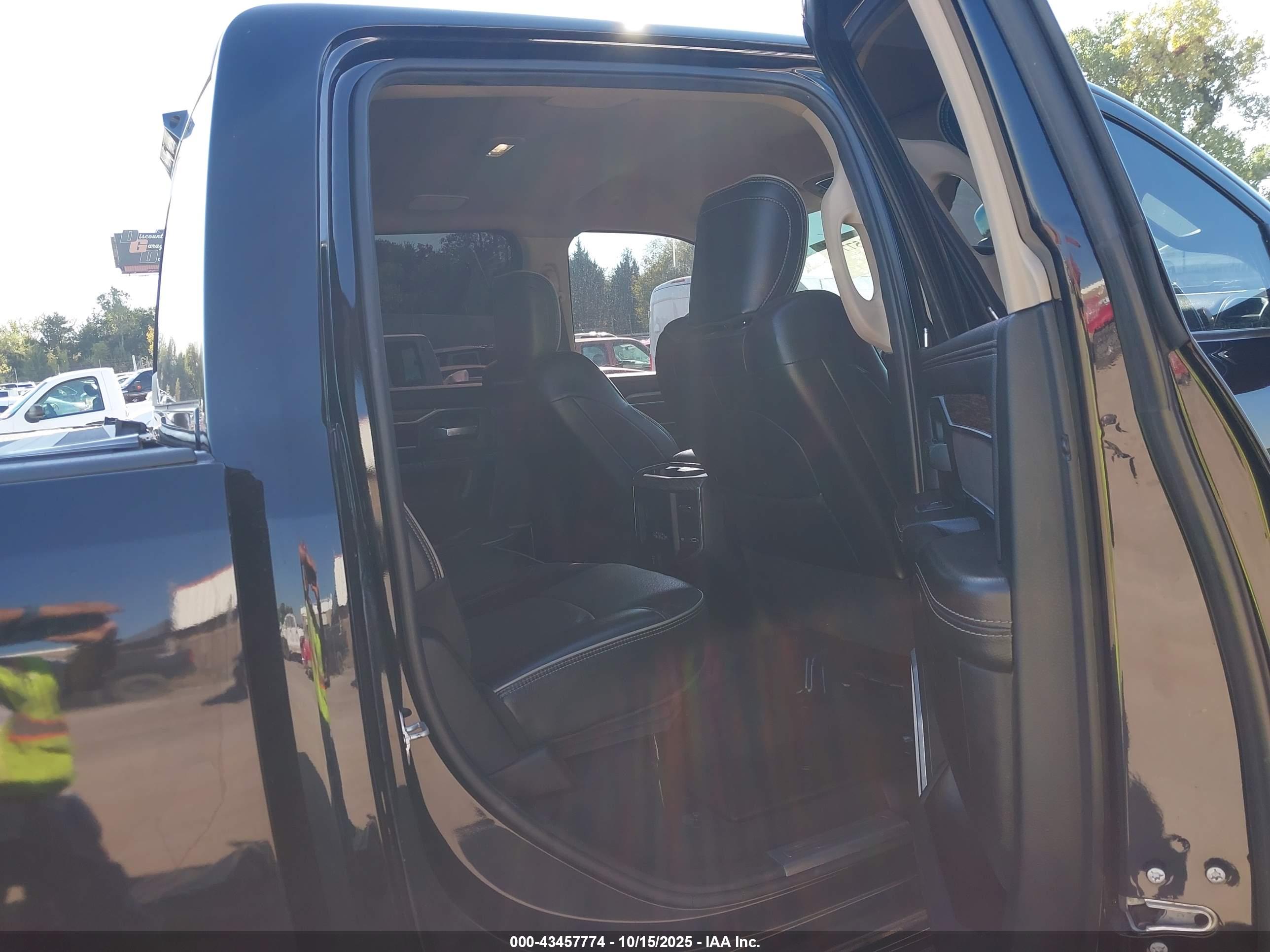 RAM 2500 image 8