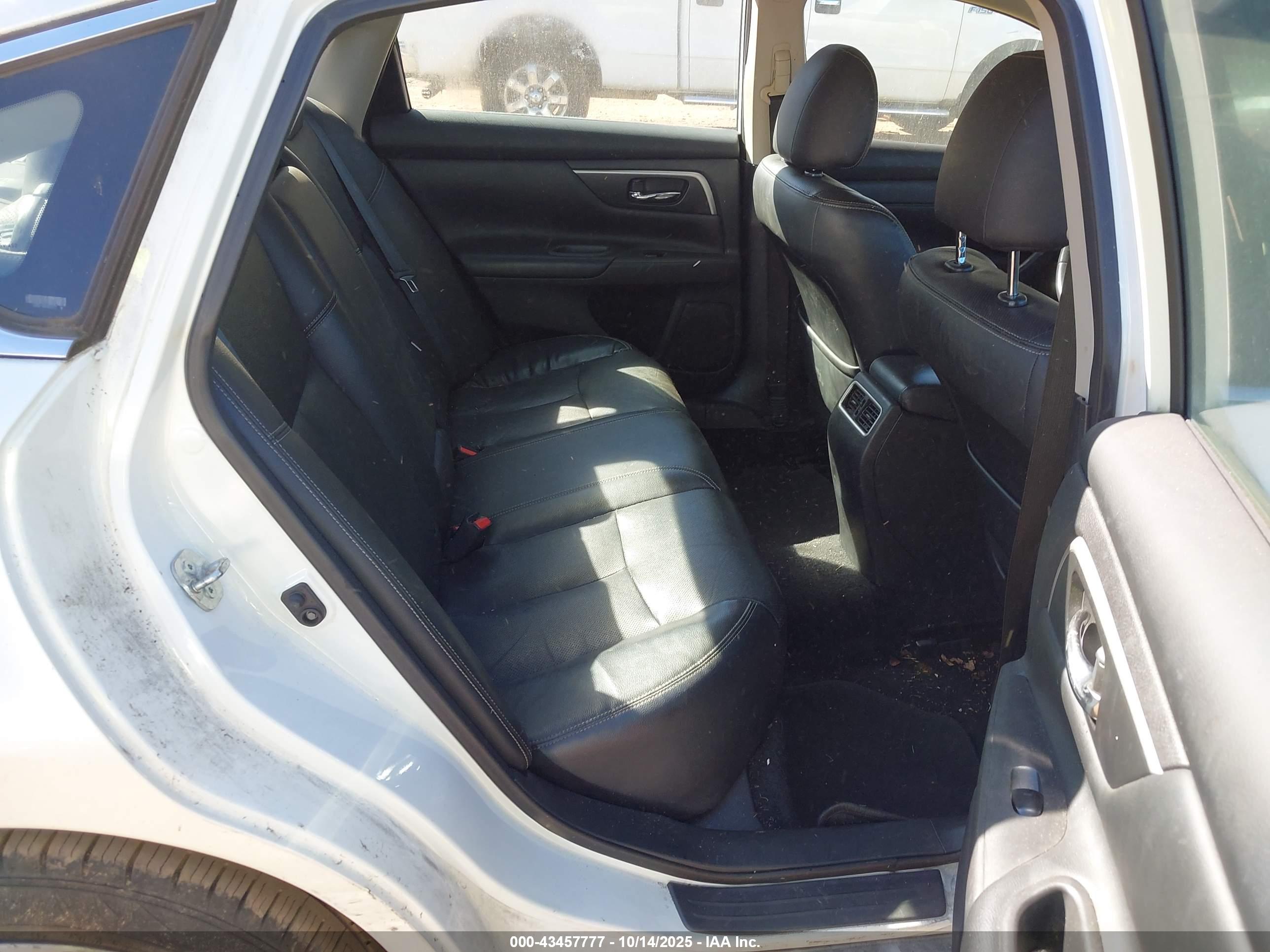 NISSAN ALTIMA image 8