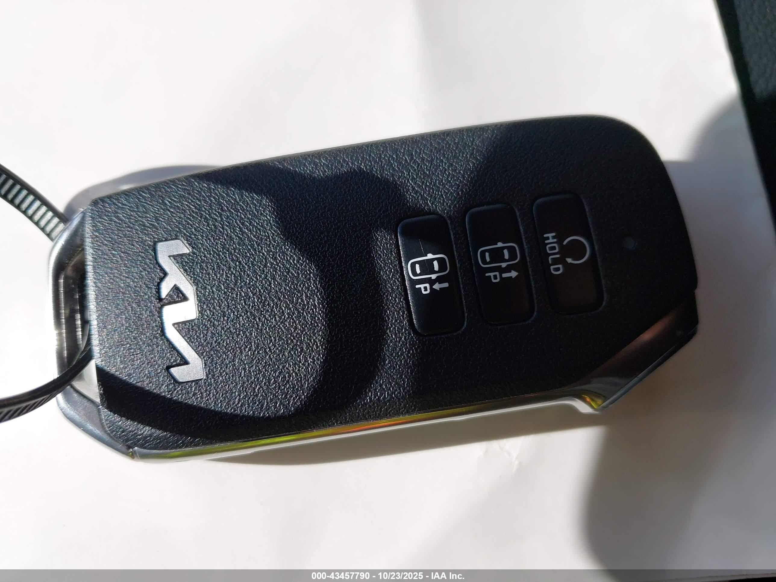 KIA SPORTAGE image 11
