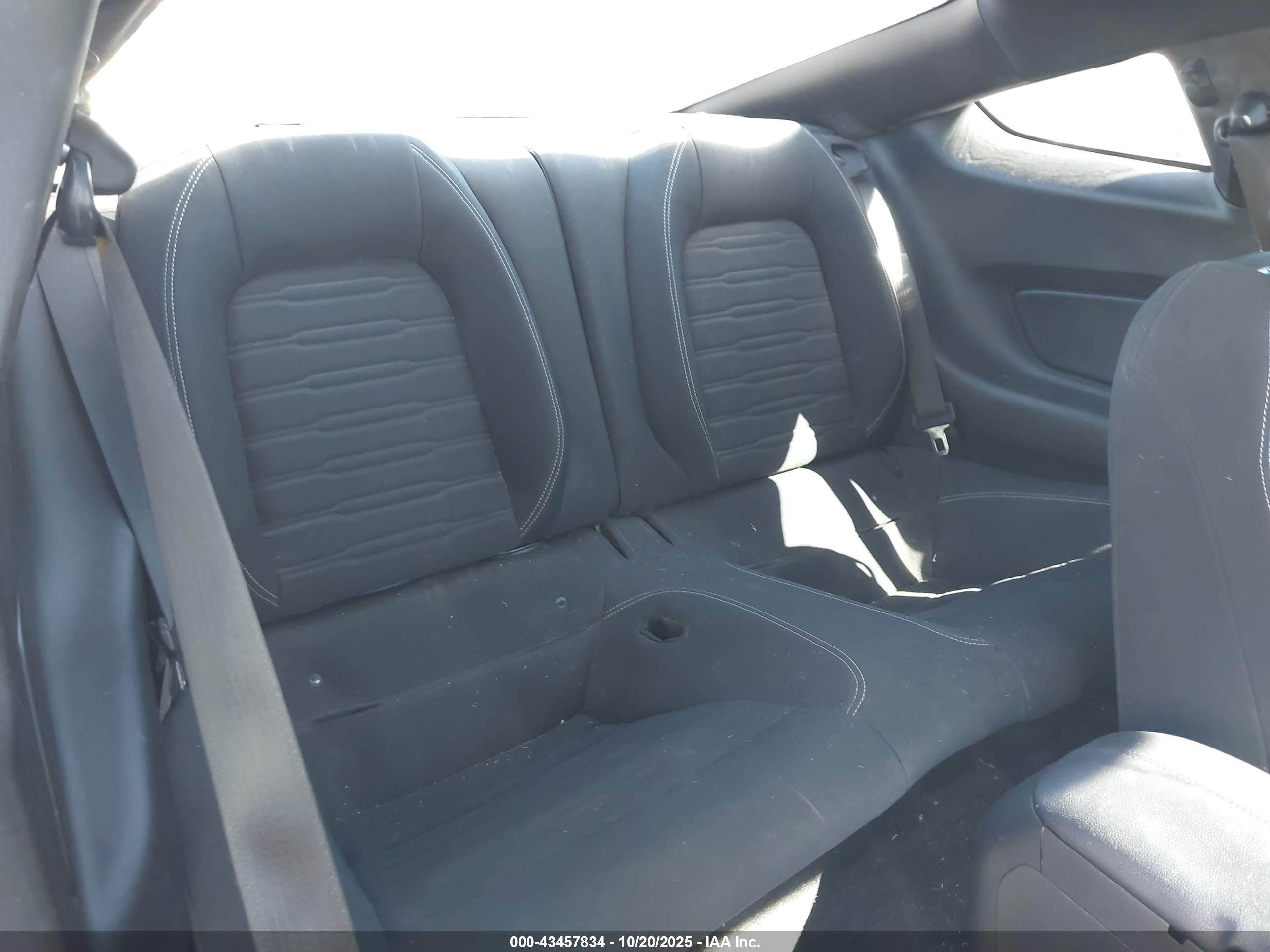 FORD MUSTANG image 8