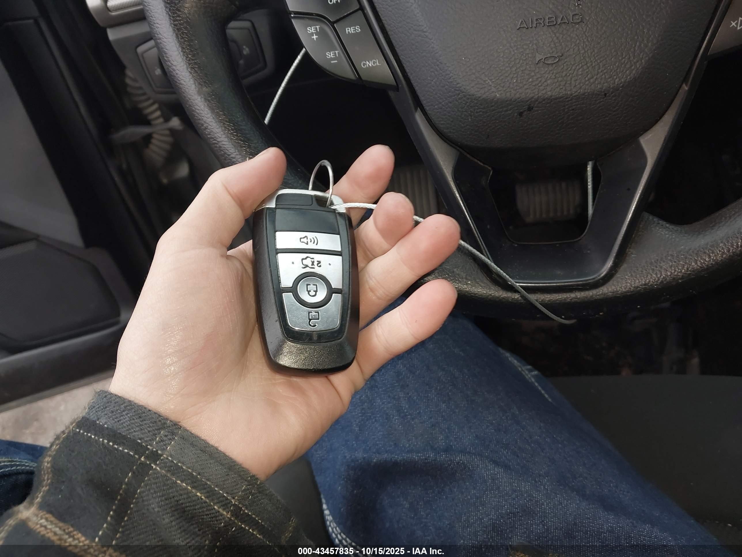 FORD FUSION image 11