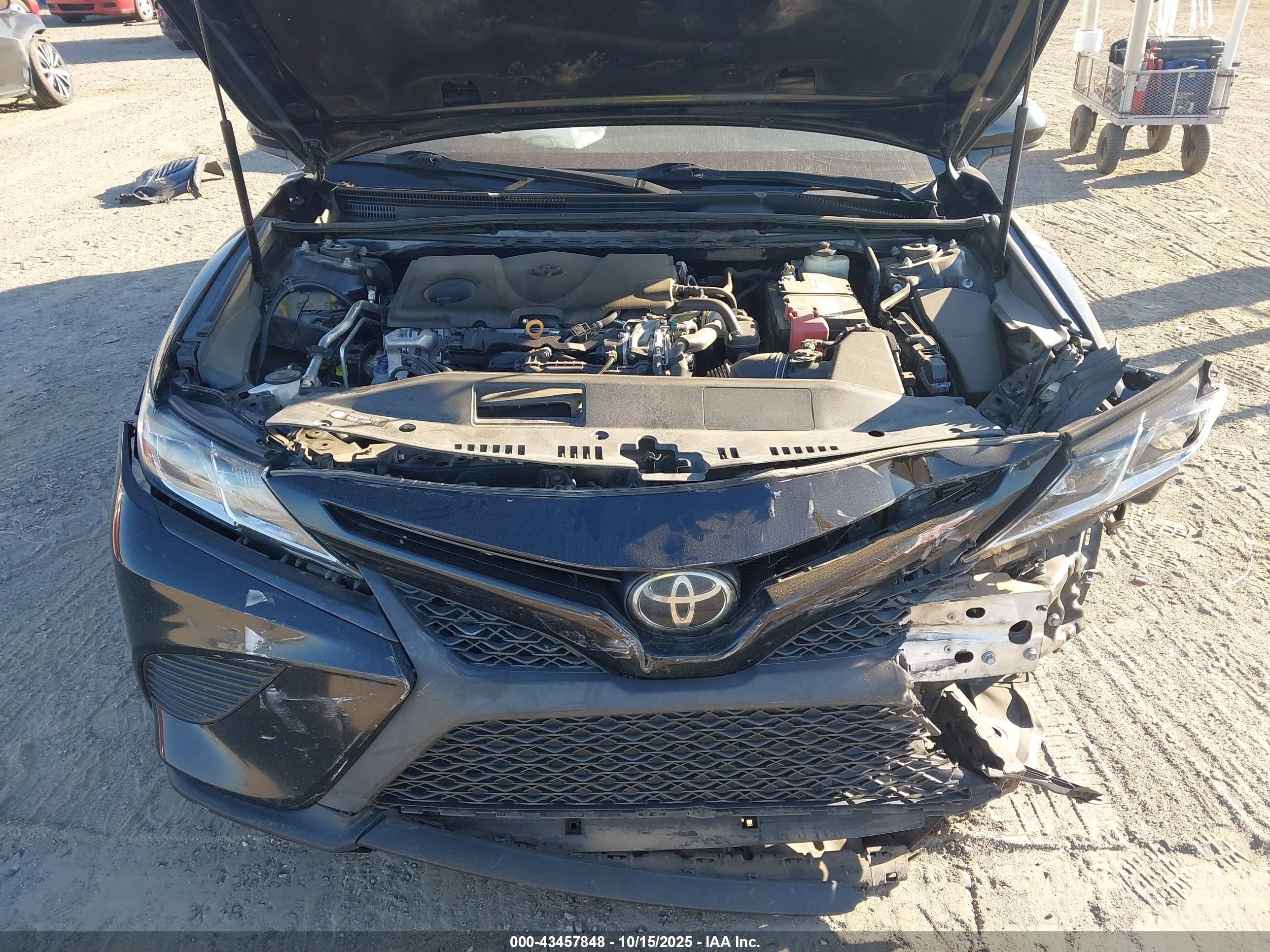 TOYOTA CAMRY image 10