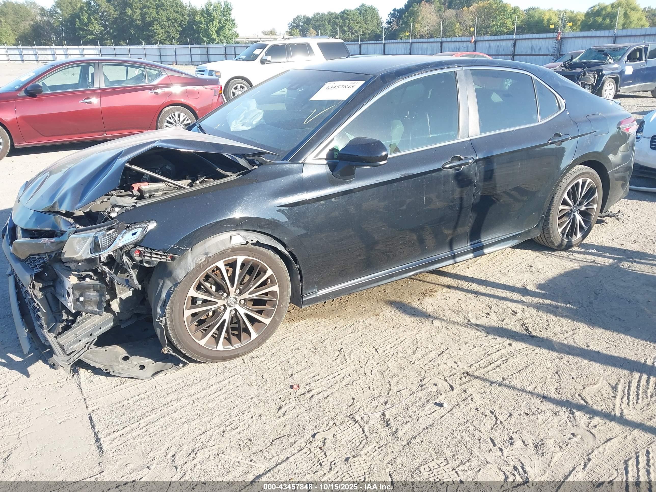 TOYOTA CAMRY image 2