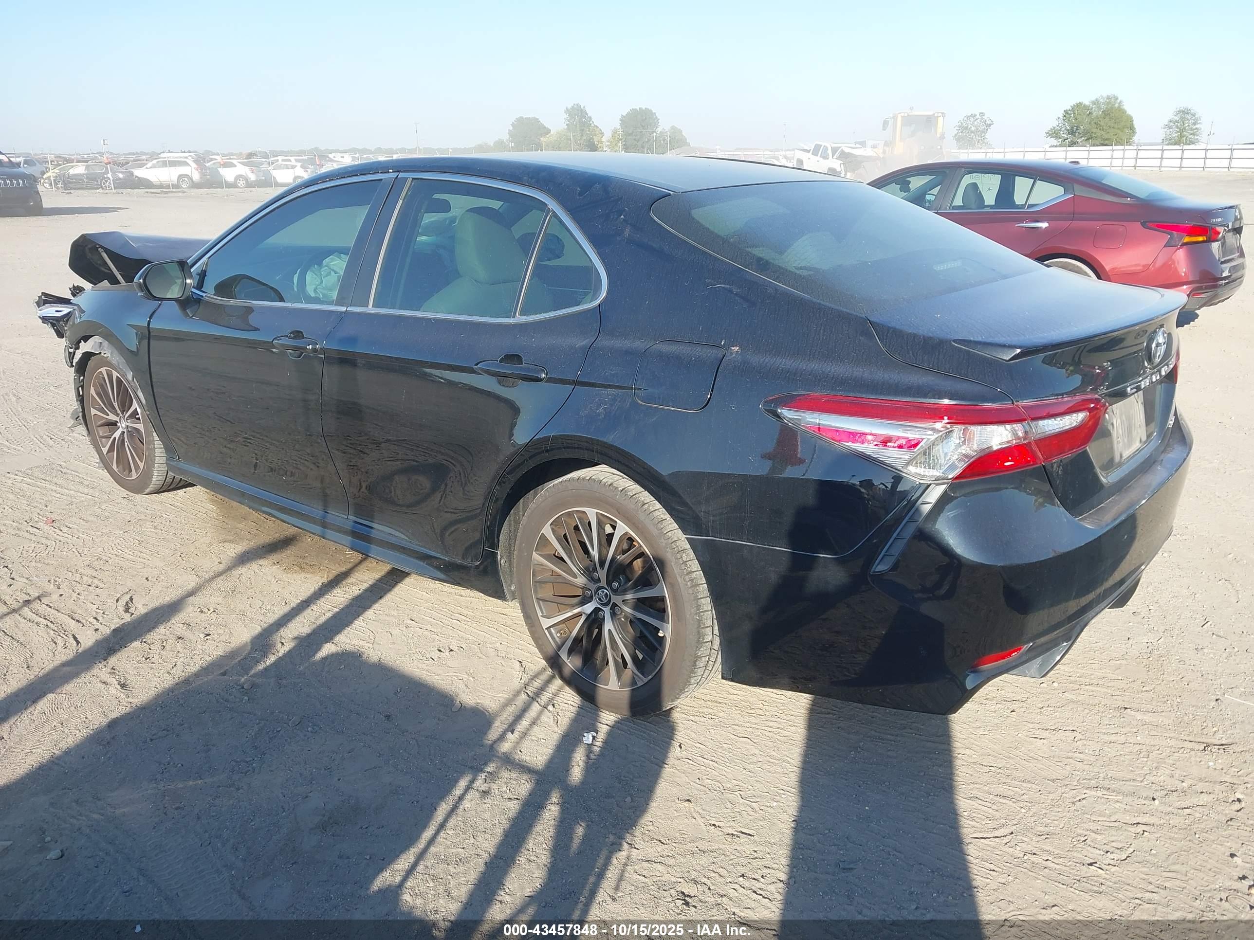 TOYOTA CAMRY image 3