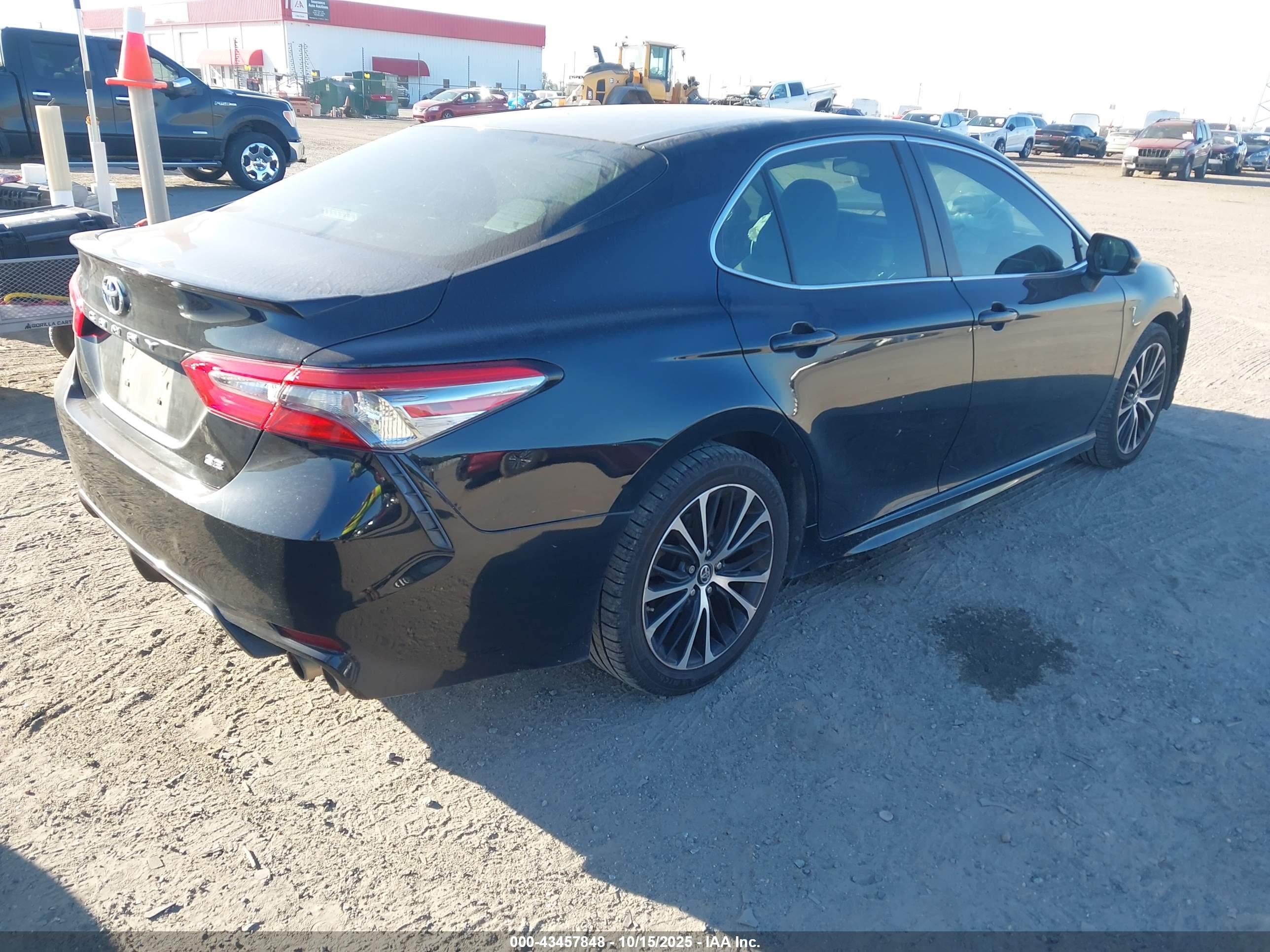 TOYOTA CAMRY image 4