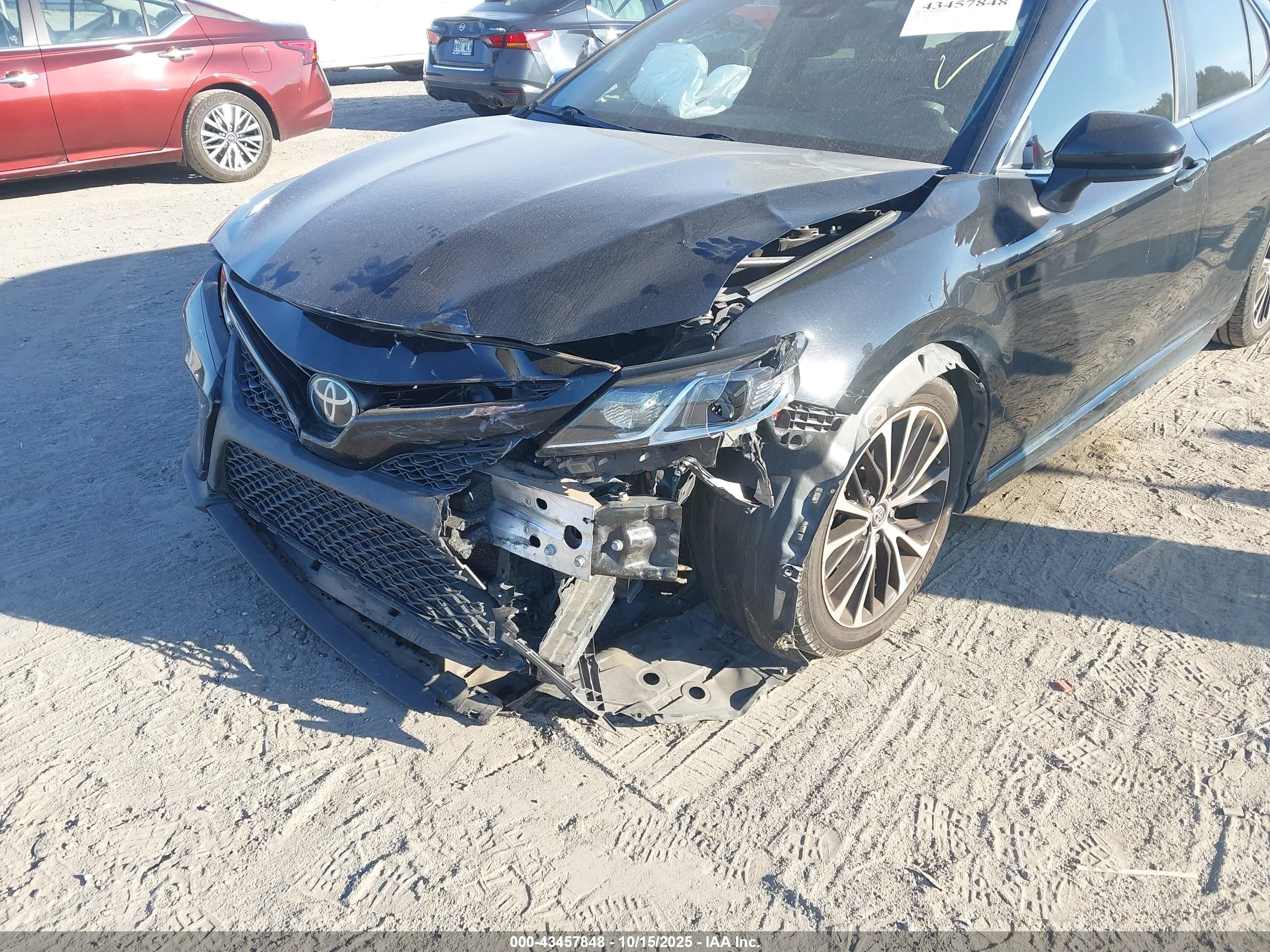 TOYOTA CAMRY image 6