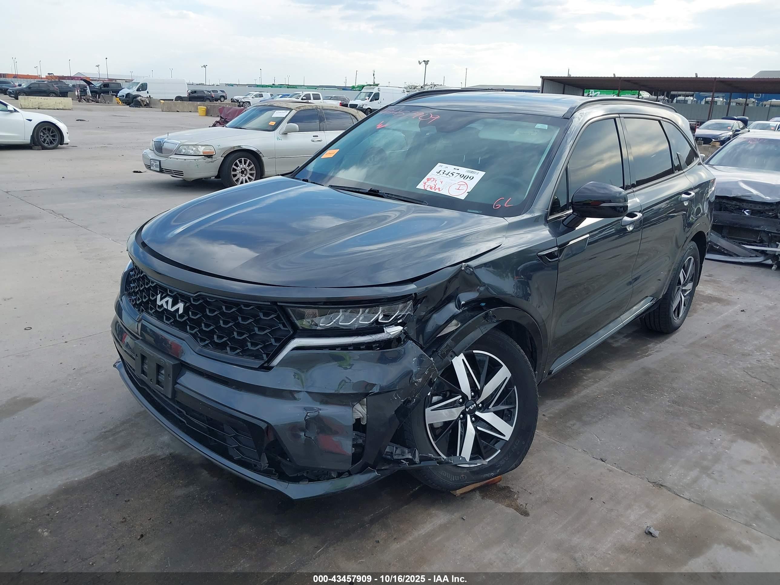 KIA SORENTO image 2