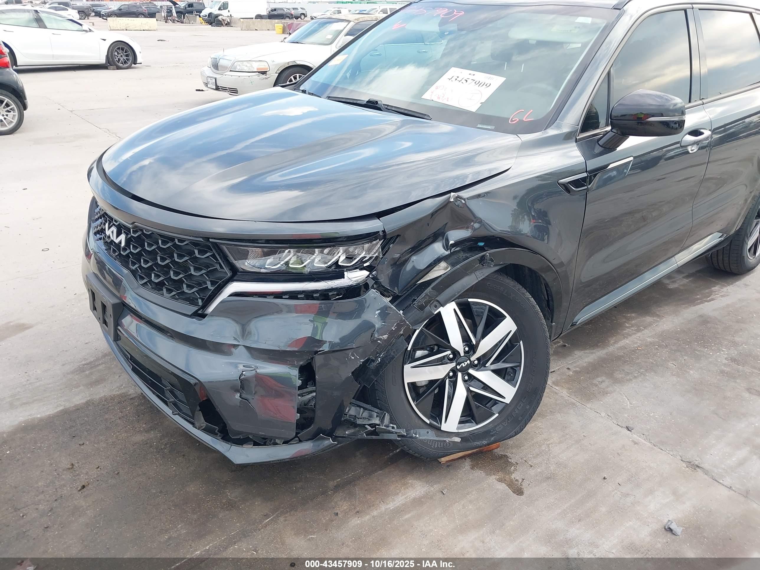 KIA SORENTO image 6