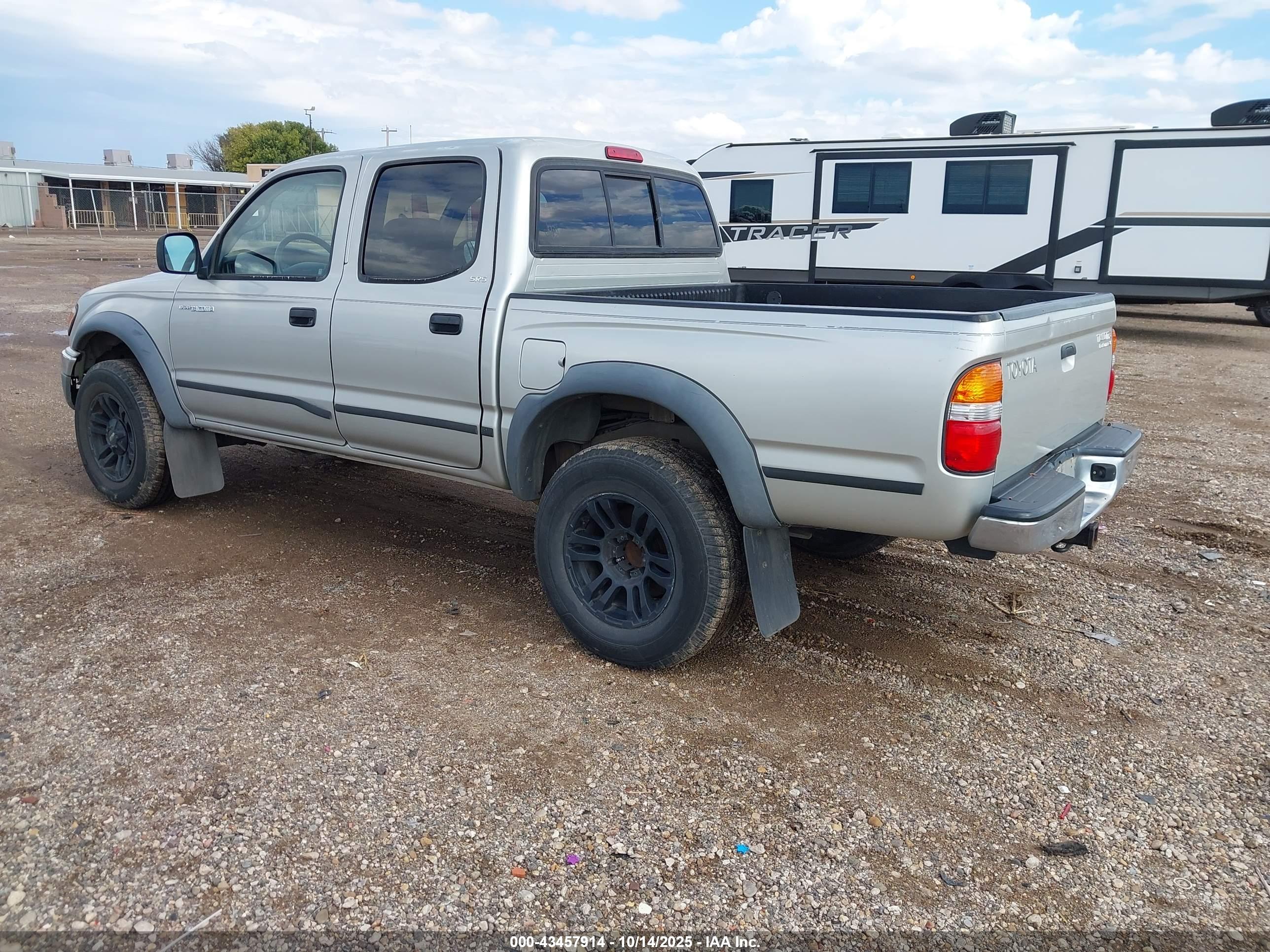 TOYOTA TACOMA image 3