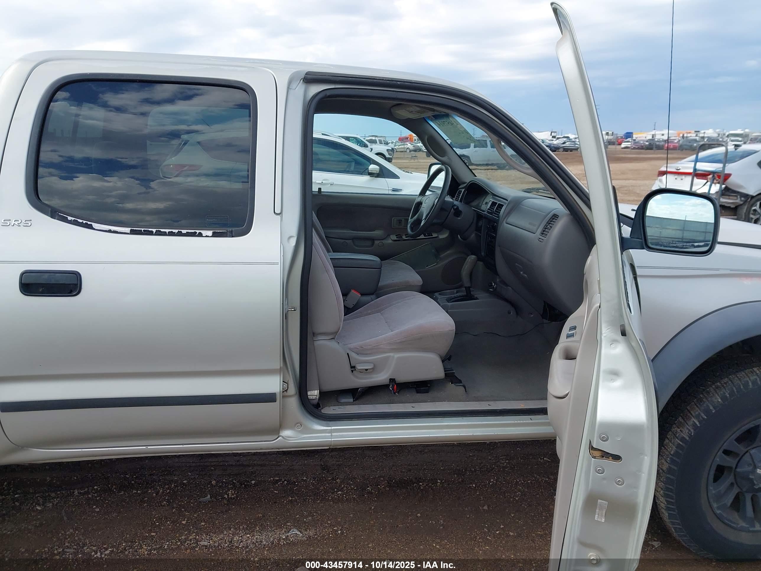 TOYOTA TACOMA image 5